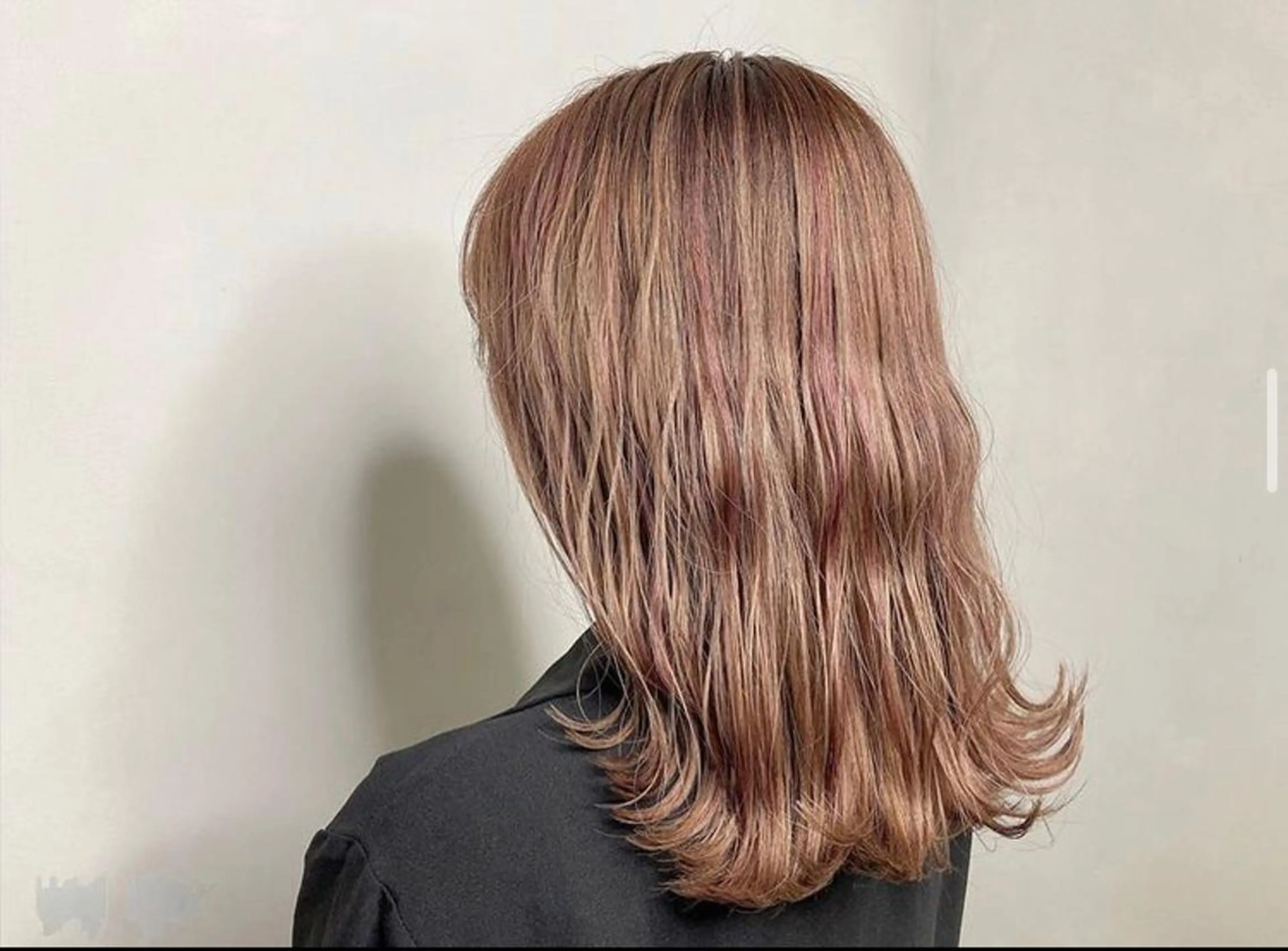 セミロング カラー ヘアアレンジ ハイライトカラー ハイライト エグチ アキラのヘアスタイル