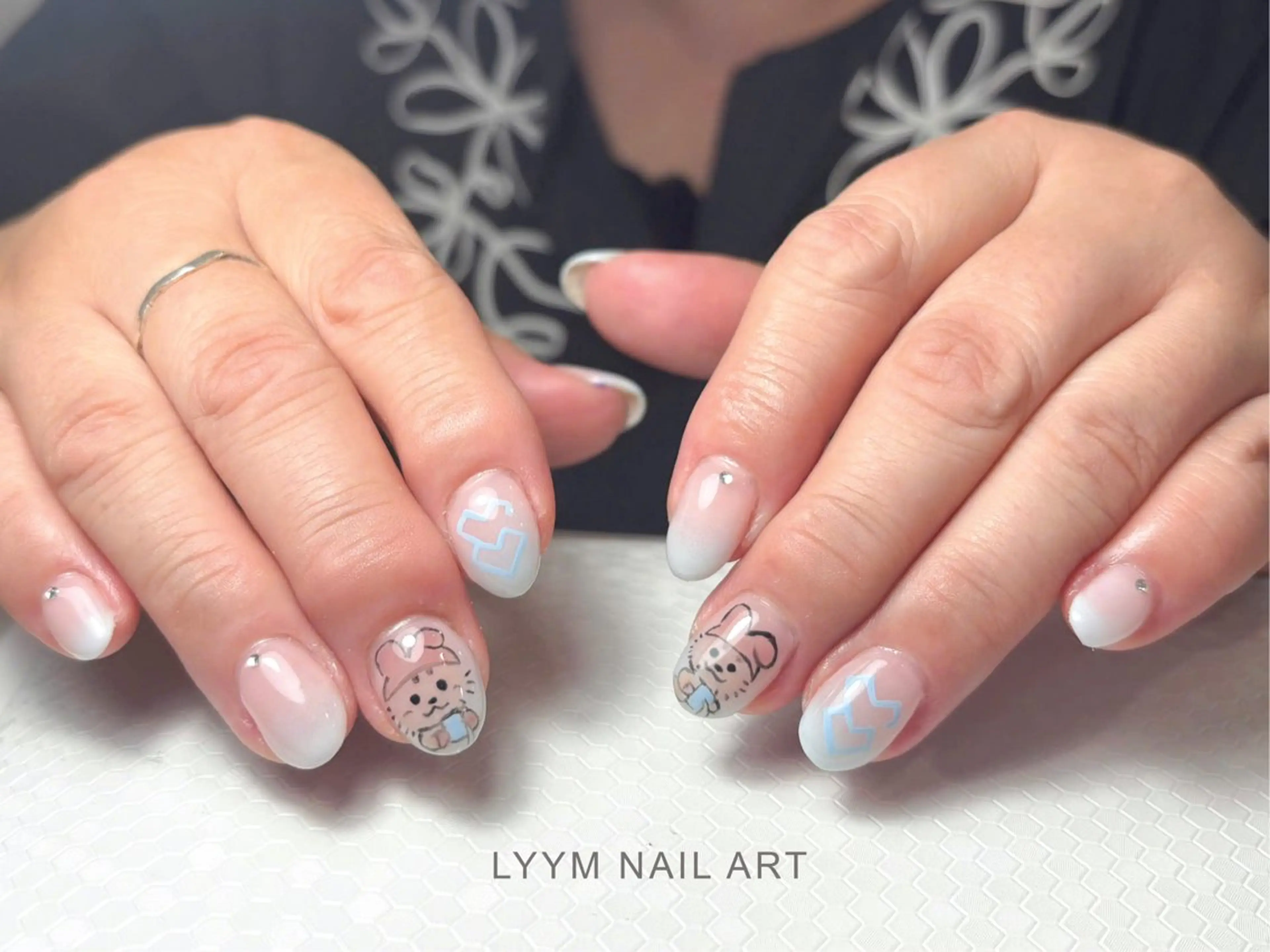 ネイル グラデーション 韓国ネイル シンプルネイル ハンドネイル LYYM Nail Salonのネイルデザイン