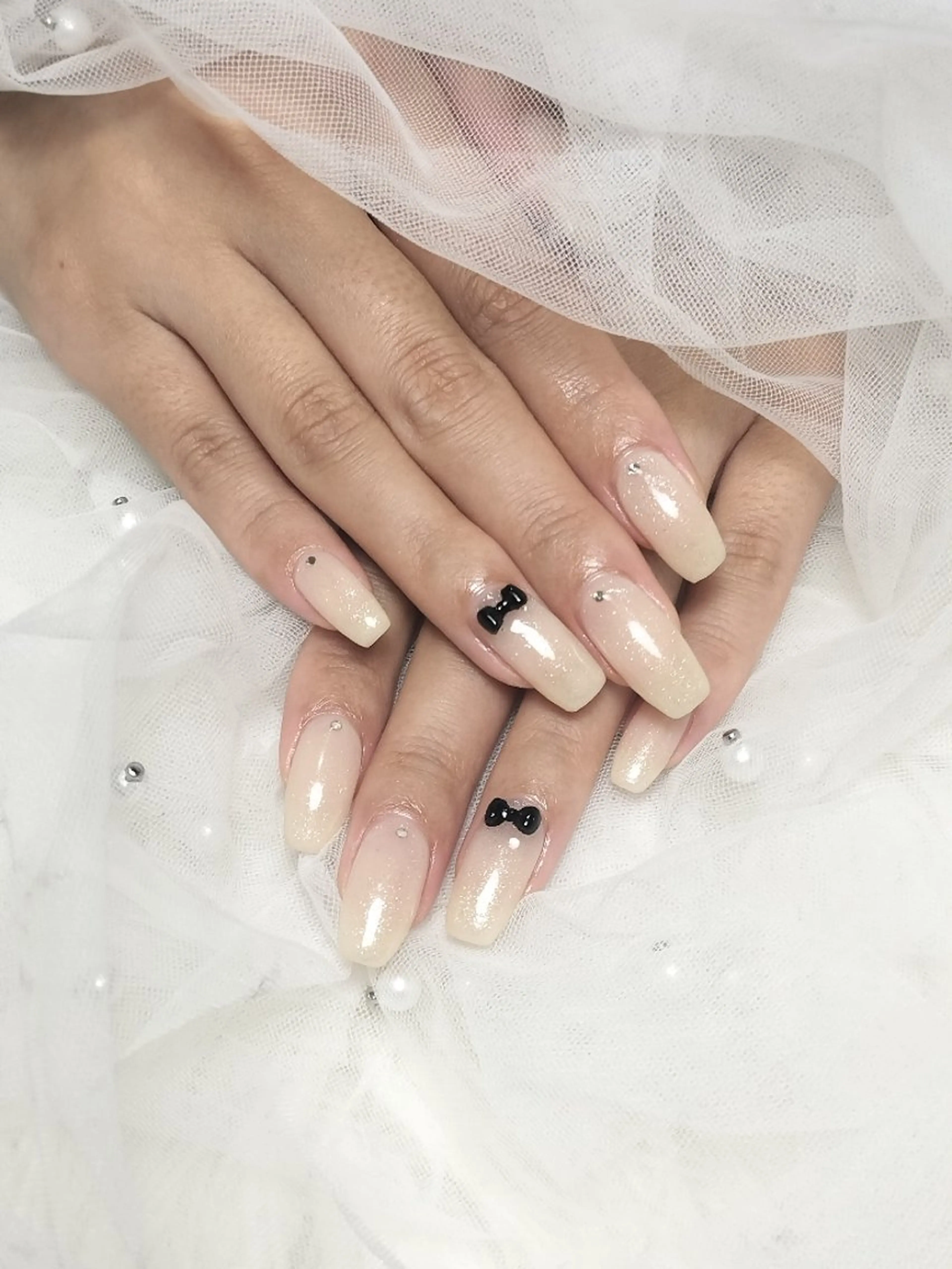 ネイル キラキラネイル ラメ(グリッター) ワンカラーネイル ホワイト ハンドネイル MAKI🎀Nail 堺筋本町/心斎橋のネイルデザイン