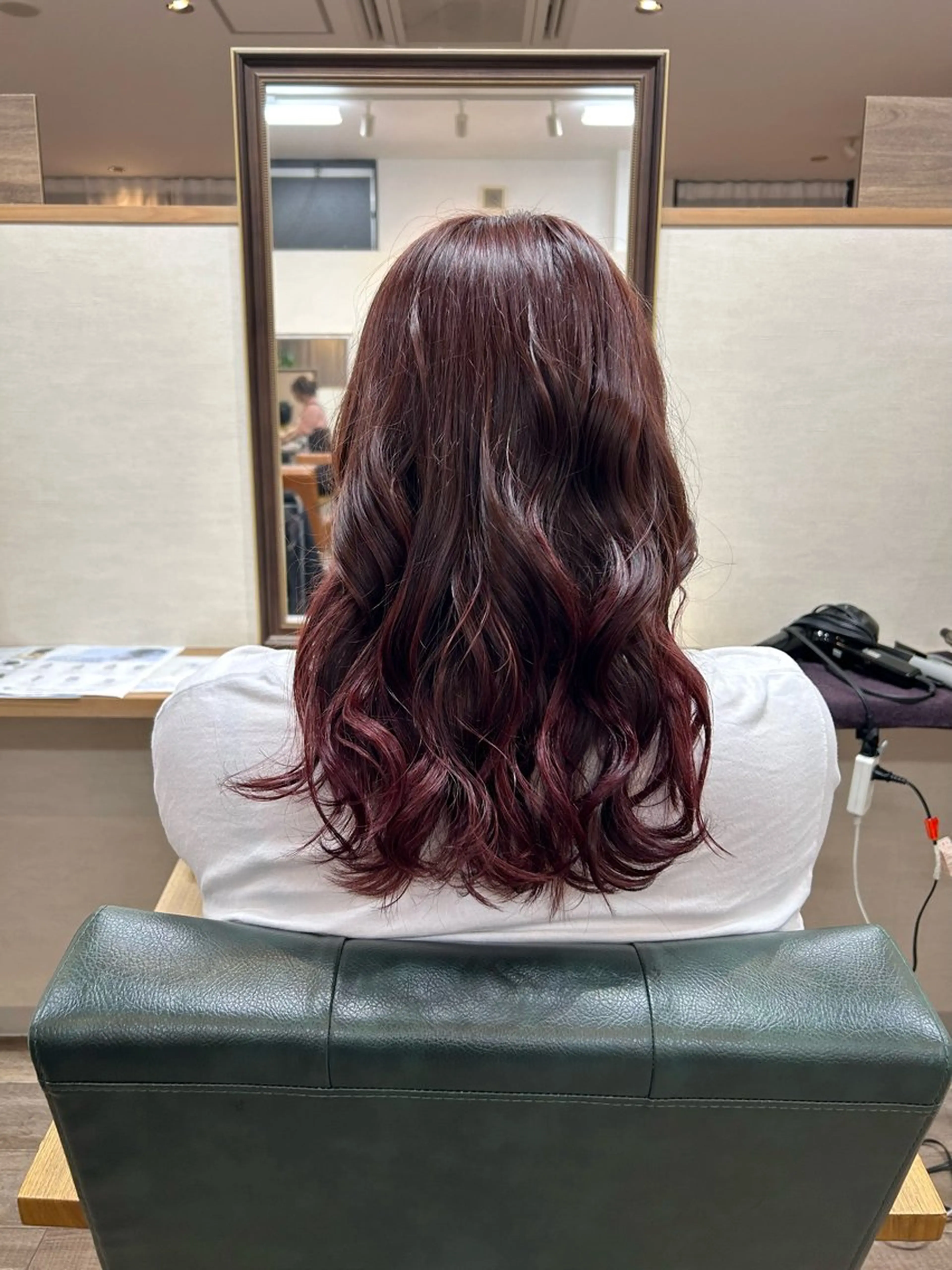 セミロング カラー ブリーチ ブリーチなしカラー レッドカラー Minaliss hair design所属・まつざき すずのヘアスタイル
