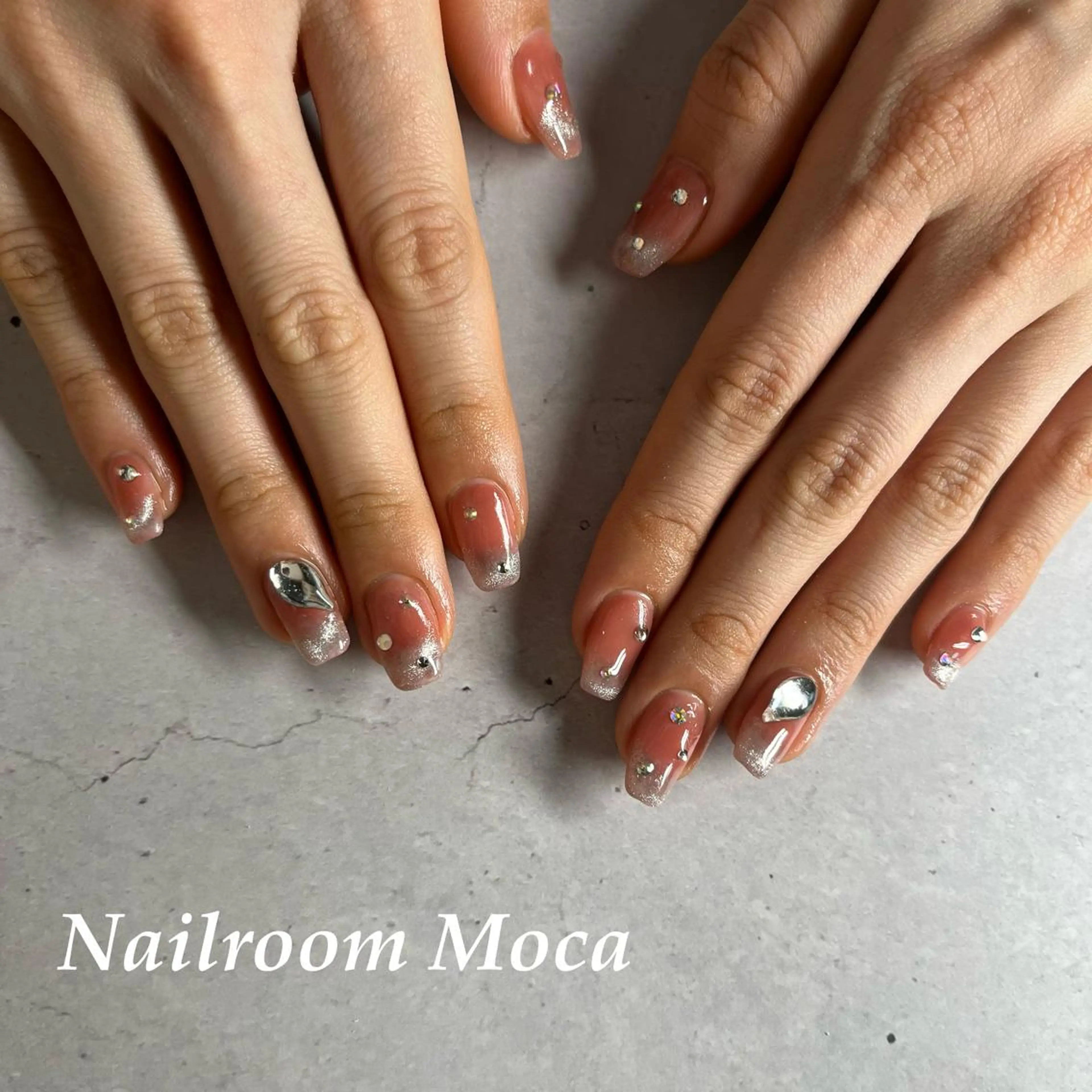 ネイル フレンチネイル マグネットネイル マグネットフレンチ ワンホンネイル ハンドネイル Nailroom Mocaのネイルデザイン