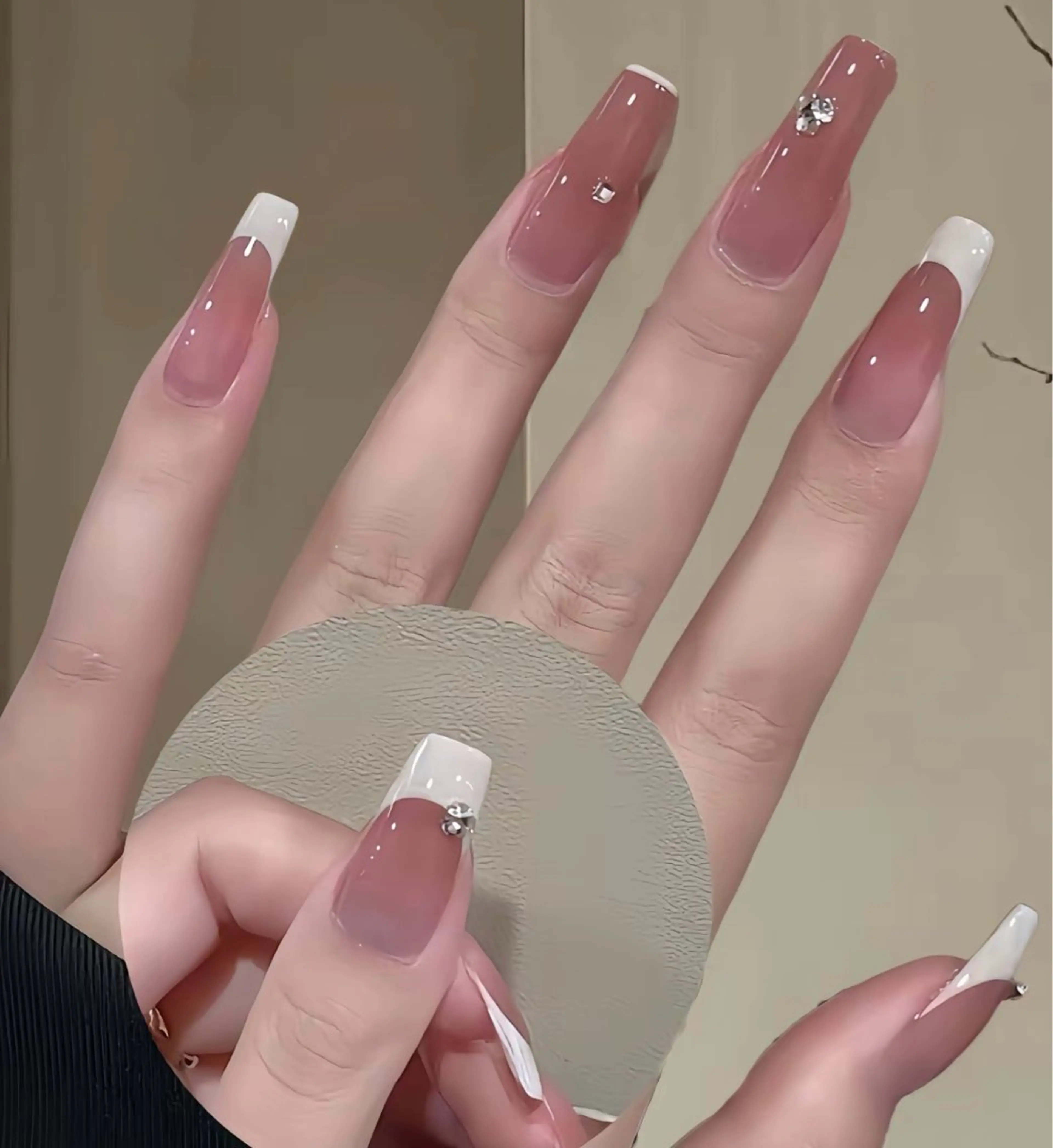 ネイル LEDアイラッシュ ∩_∩アオイのマツエク・マツパデザイン