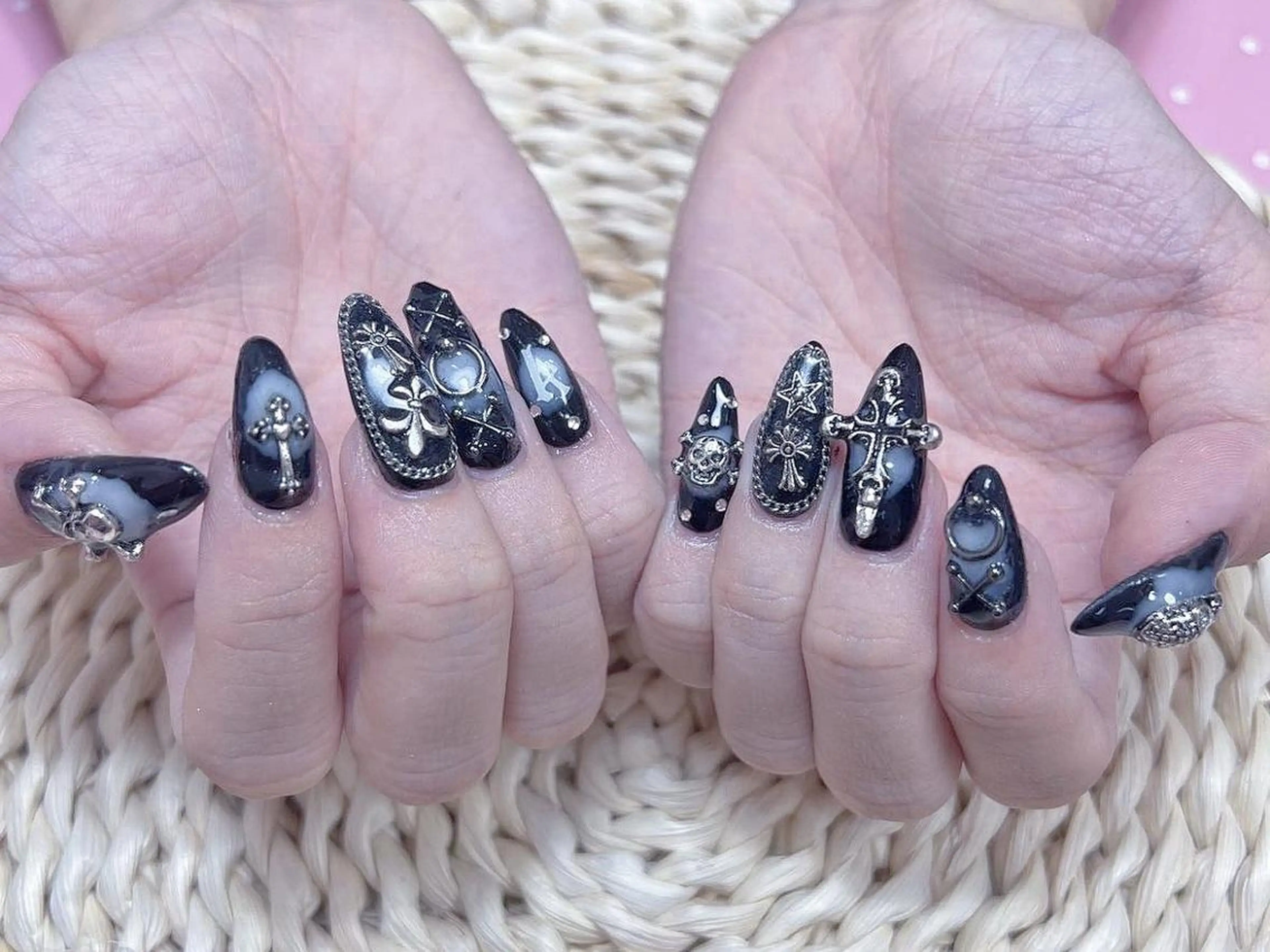 ショート 韓国風ヘア ショートヘア AYU_ Monster🎀のネイルデザイン