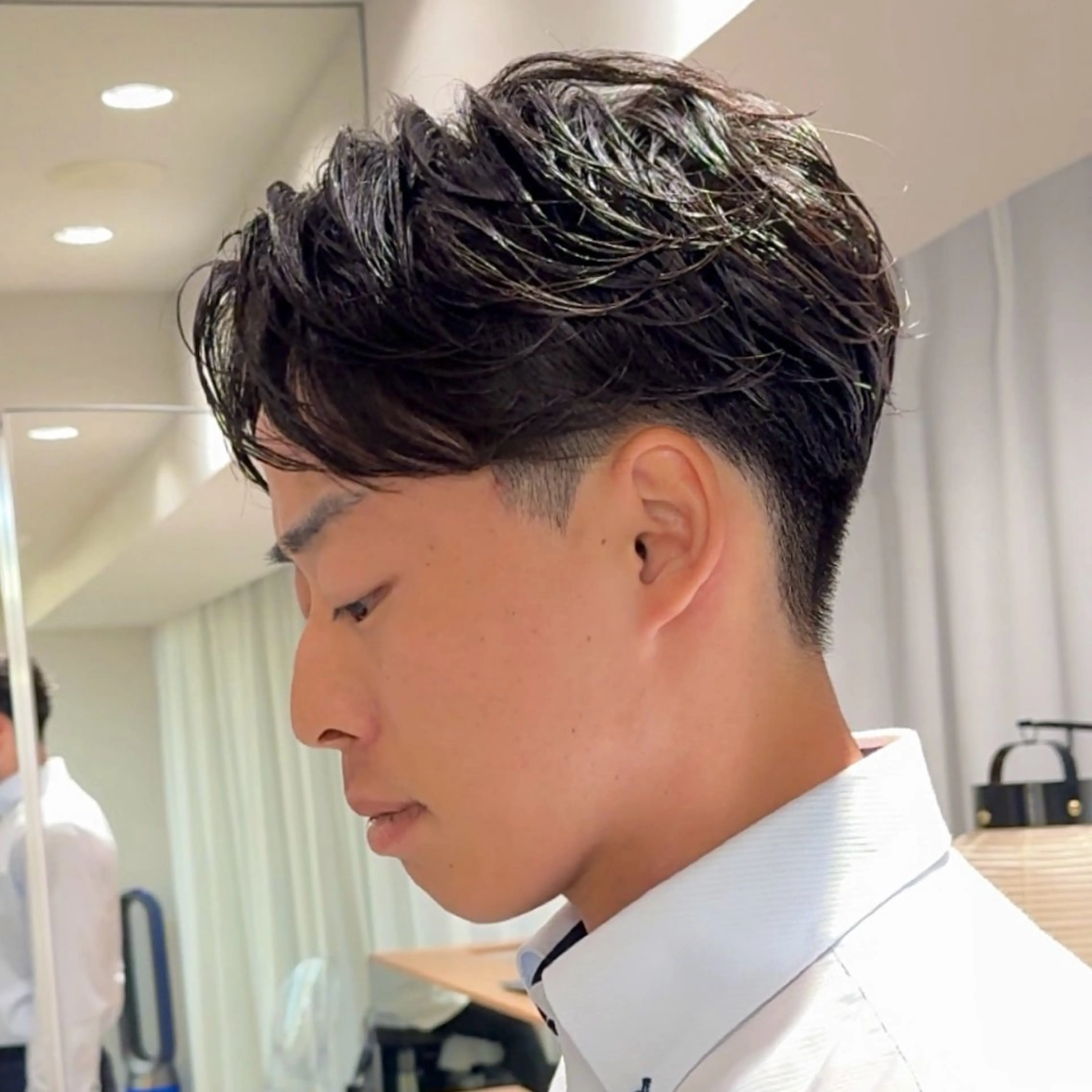 メンズ フェザーパーマ メンズパーマ 刈り上げ 佐藤 空のヘアスタイル