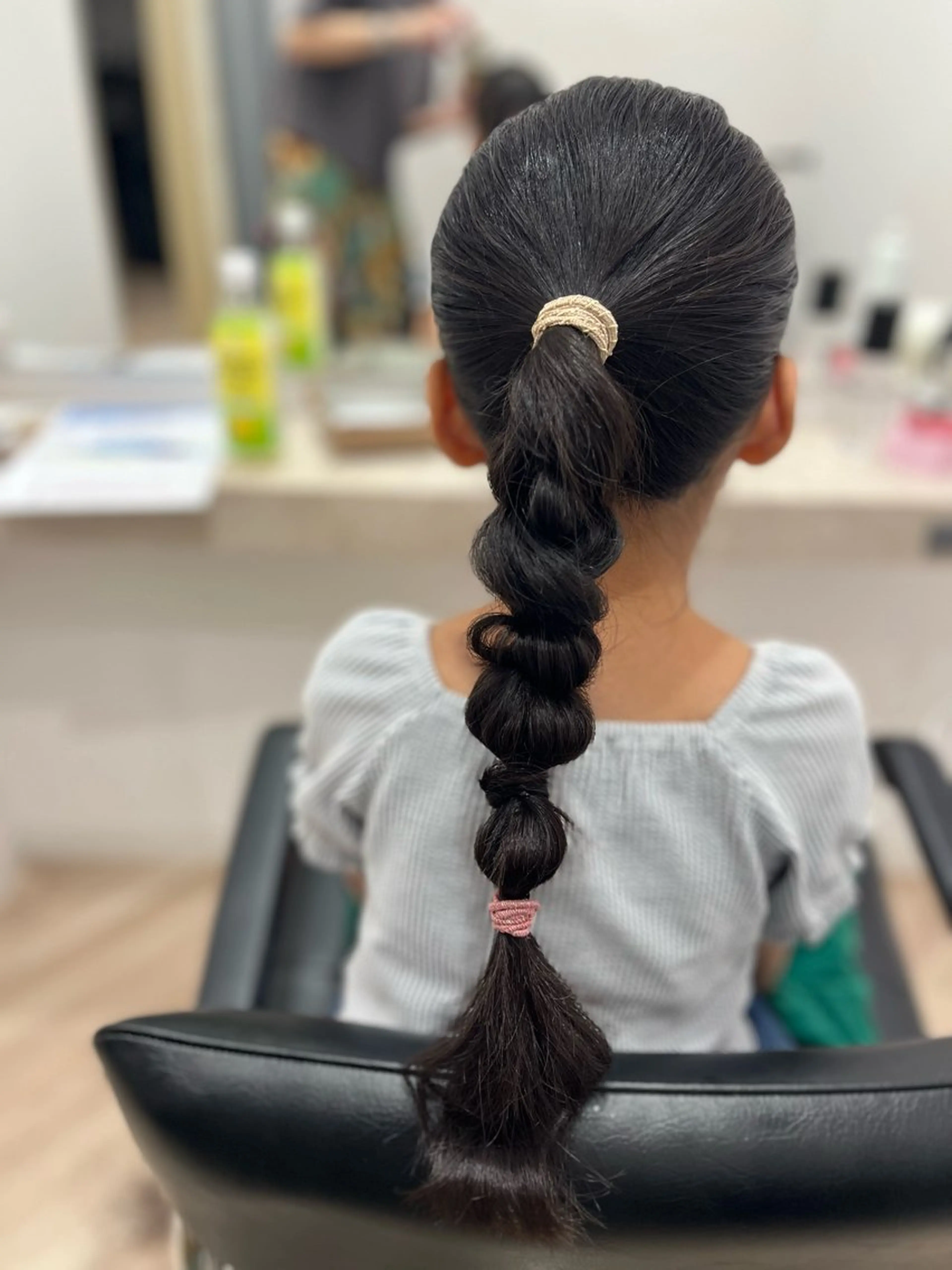 ロング ヘアアレンジ キッズ ポニーテール ヘアセット 🫧ぷる艶カラー🫧 Yuubi🦩のヘアスタイル