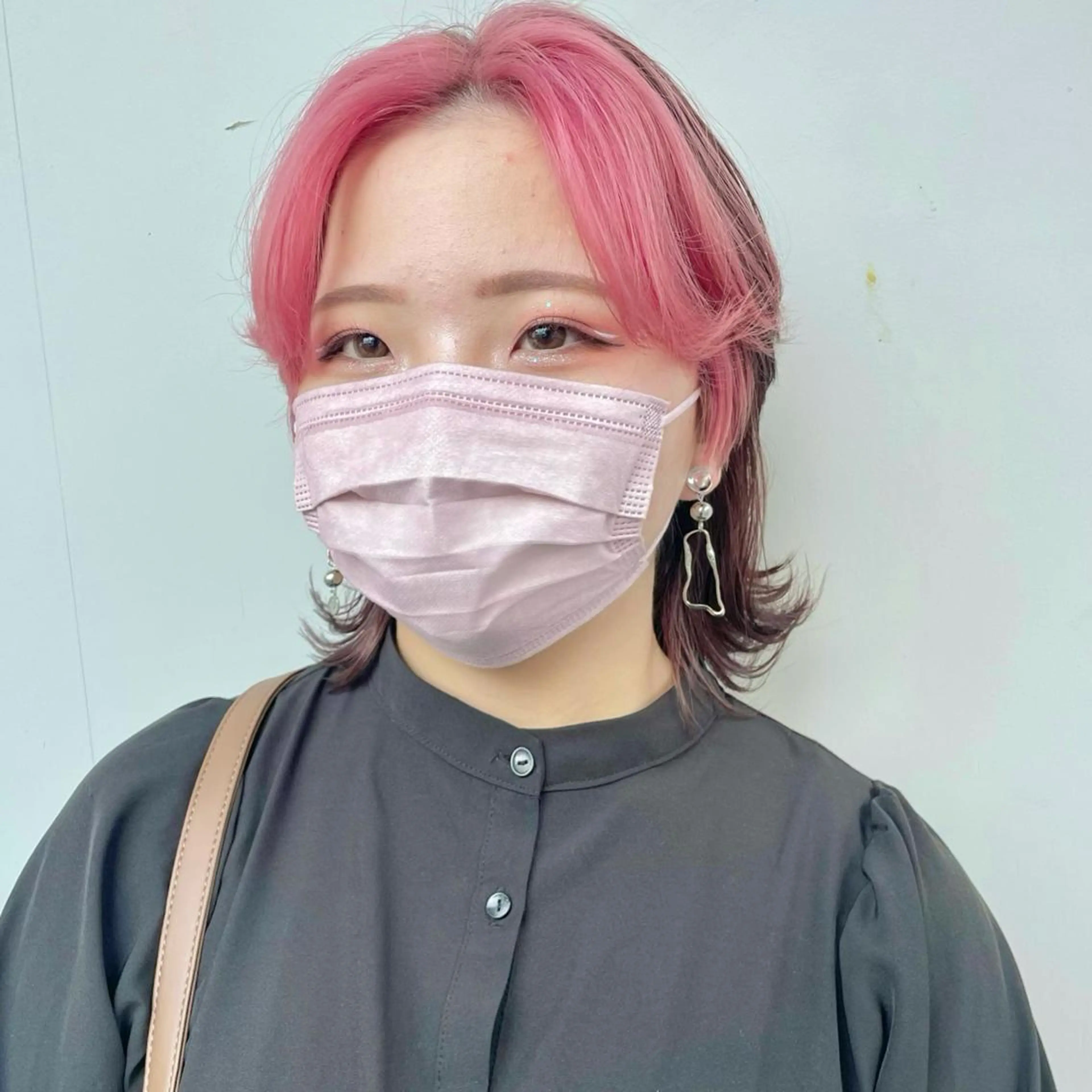 ミディアム カラー アディクシーカラー ミストバング ブリーチ ケアブリーチ ダブルカラー カット ヘアカラー トリートメント もにか🌞原宿/渋谷 🌝ブリーチカラーのヘアスタイル
