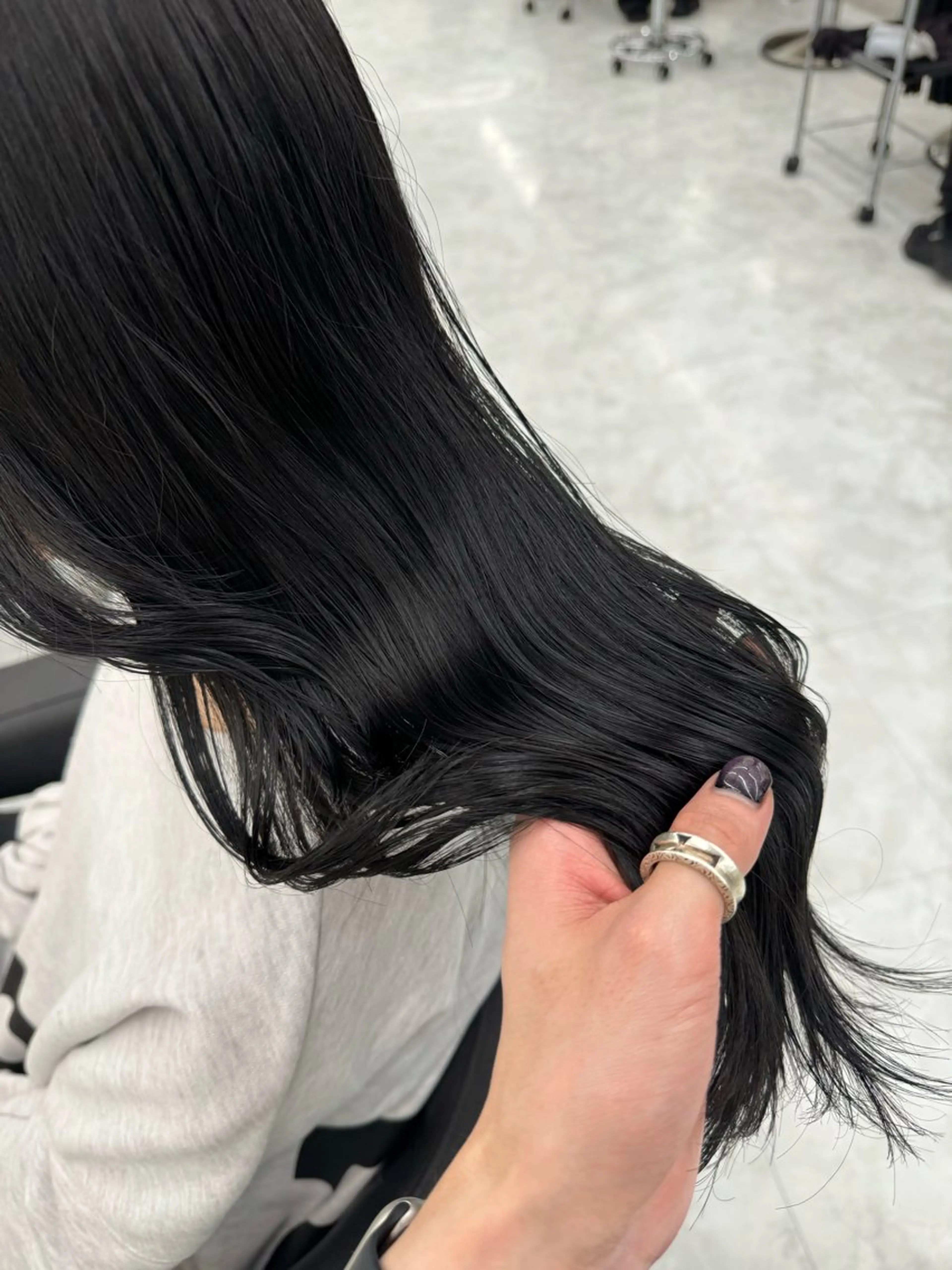 ロング カラー ヘアアレンジ 透明感カラー ヘアカラー トリートメント ☁️縮毛矯正✖️ 赤み消し☁️りくのヘアスタイル