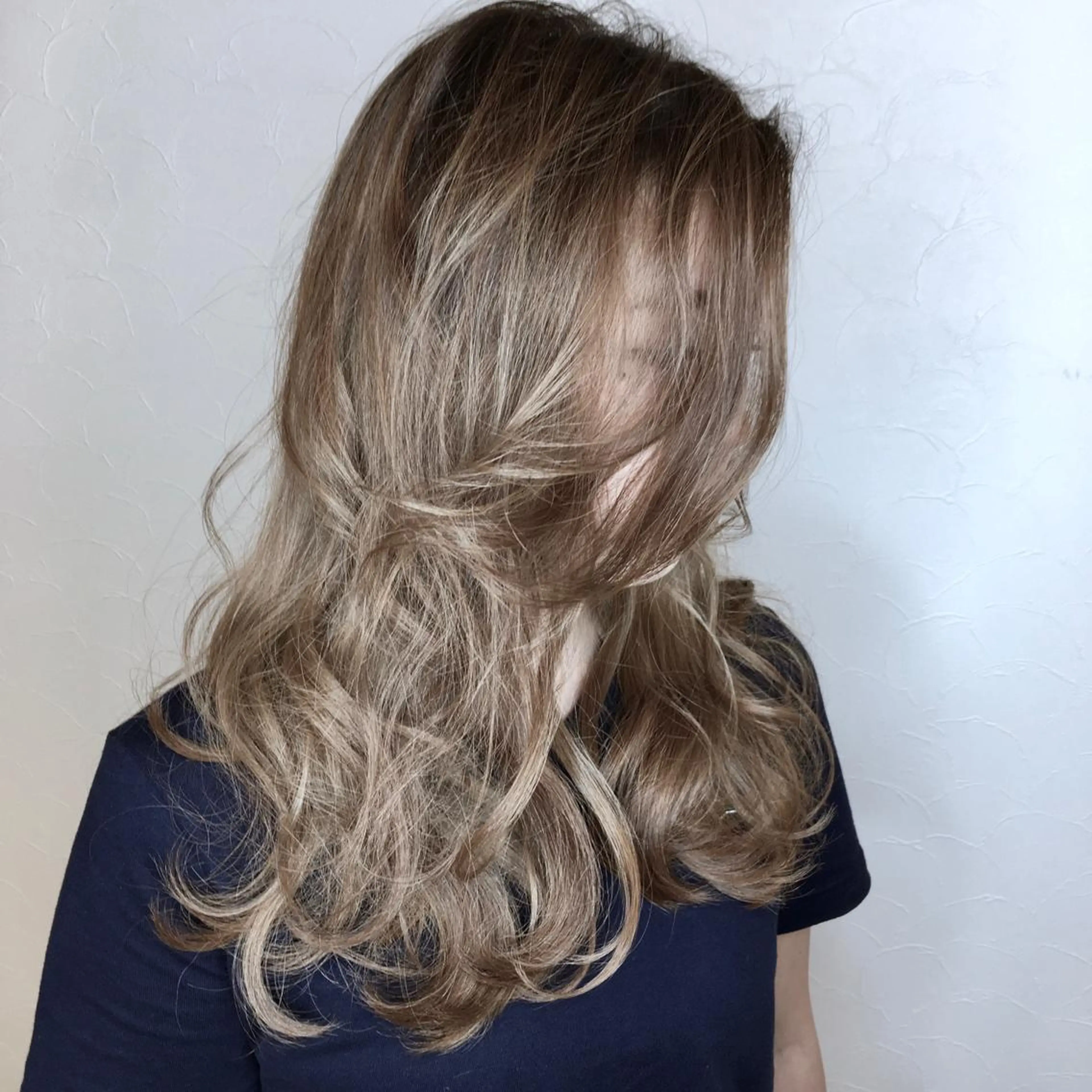 セミロング カラー バレイヤージュ レイヤーカット カット ヘアカラー トリートメント MARDI GRAS 蘭丸のヘアスタイル