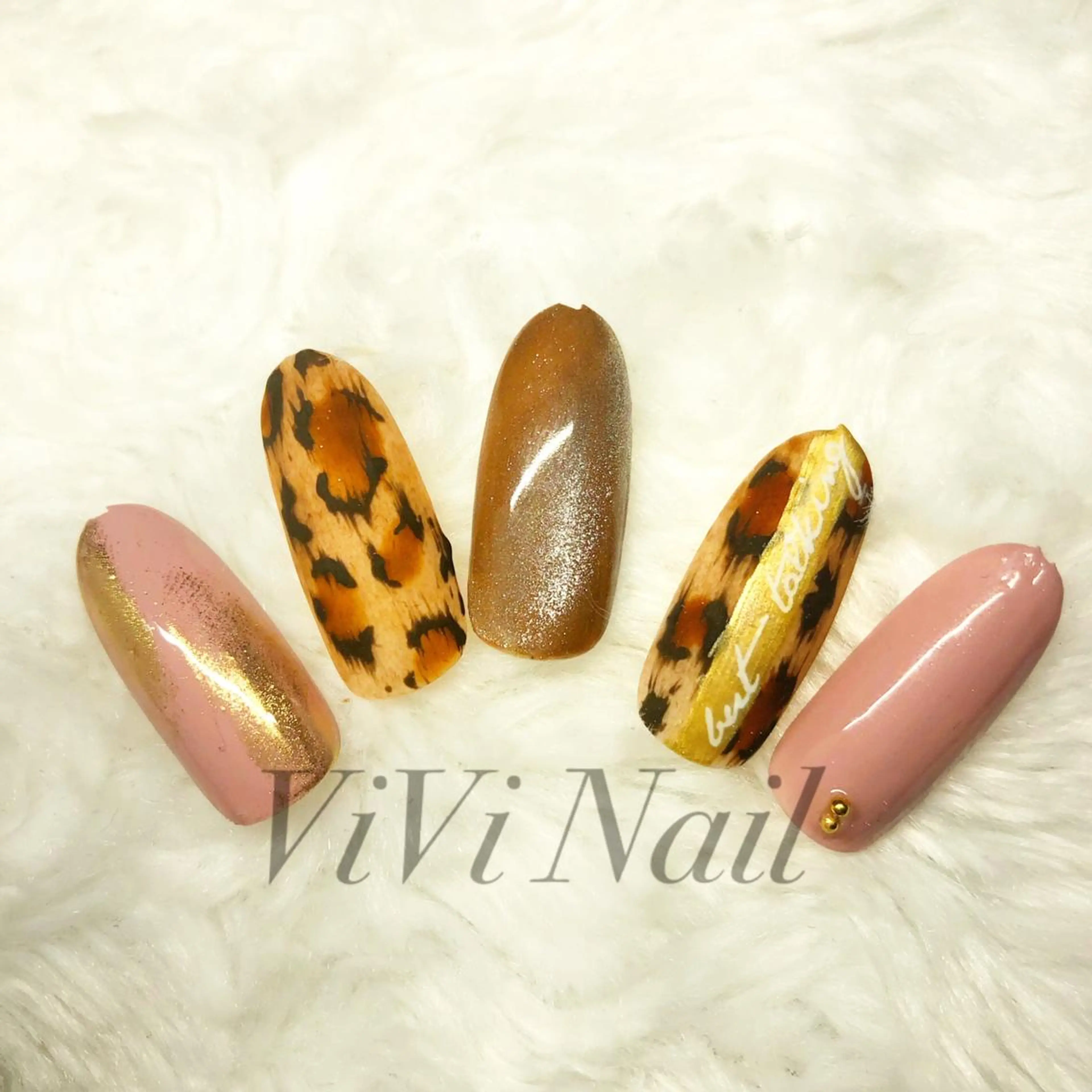 ネイル アニマル柄 ViVi Nailのネイルデザイン