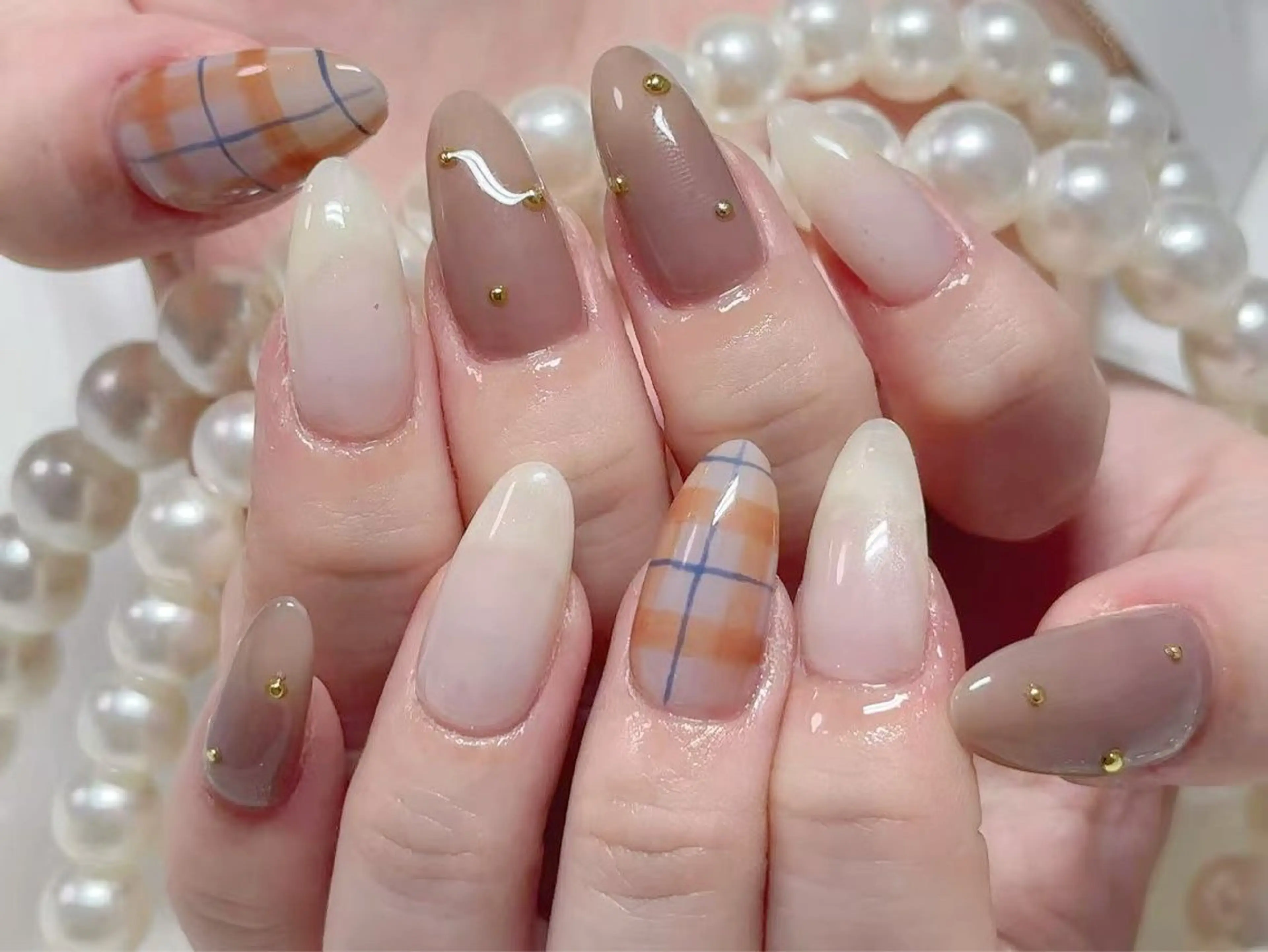 ネイル オーロラネイル 長さ出し フレンチネイル ガーリー キラキラネイル RIn 🎀のネイルデザイン