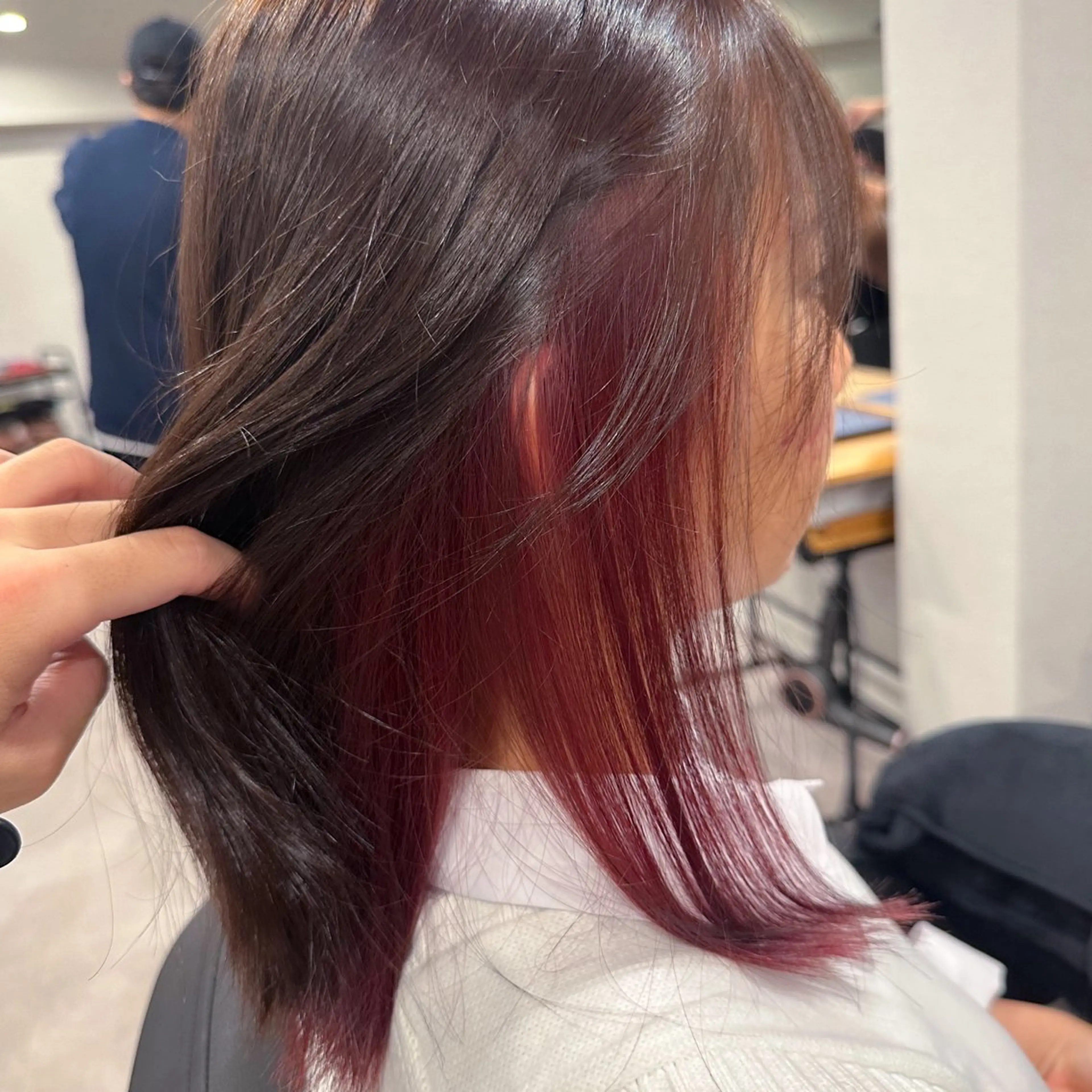セミロング カラー インナーカラー ピンクカラー affect 上大岡所属・《ブリーチカラー / 縮毛矯正》坂本爽のヘアスタイル
