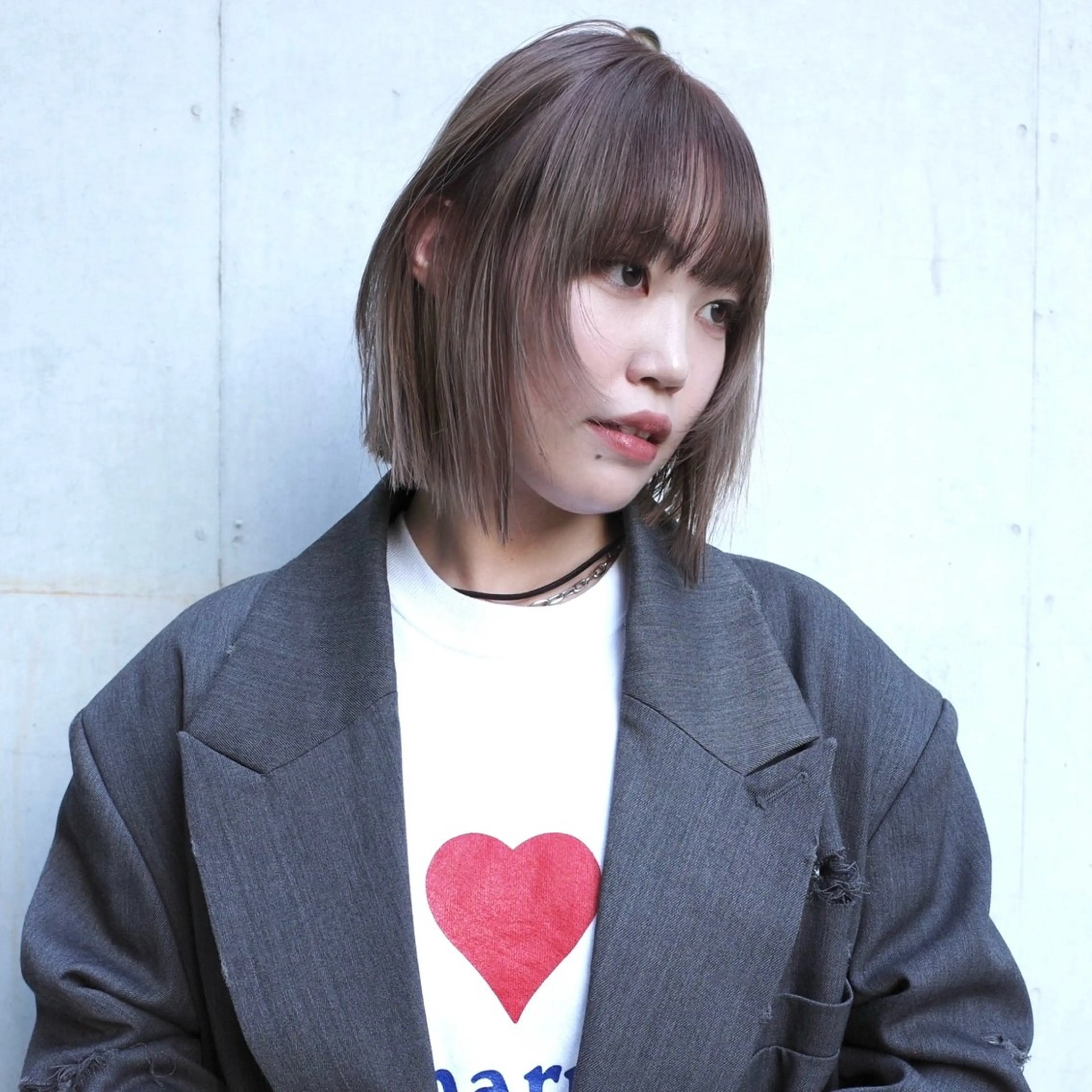 ミディアム カラー ベージュカラー 透明感カラー グレージュ ハイトーンカラー 顔まわりレイヤー カット ヘアカラー トリートメント nonoka/ レイヤー透明感カラーのヘアスタイル