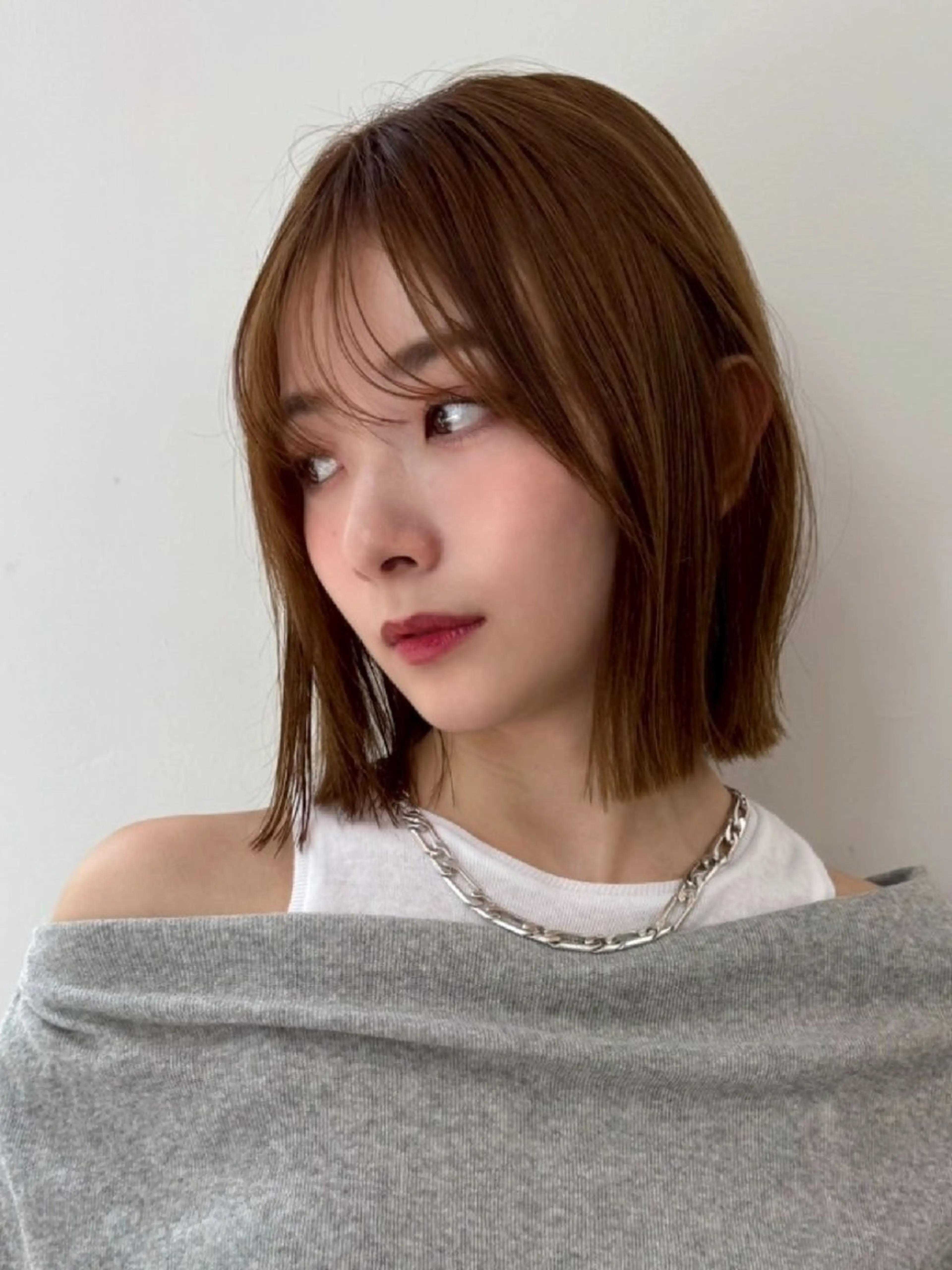 ショート カラー 切りっぱなしボブ ベージュカラー ボブ レイヤーカット カット ヘアカラー トリートメント HONEY渋谷 髪質改善/ハイライトのヘアスタイル
