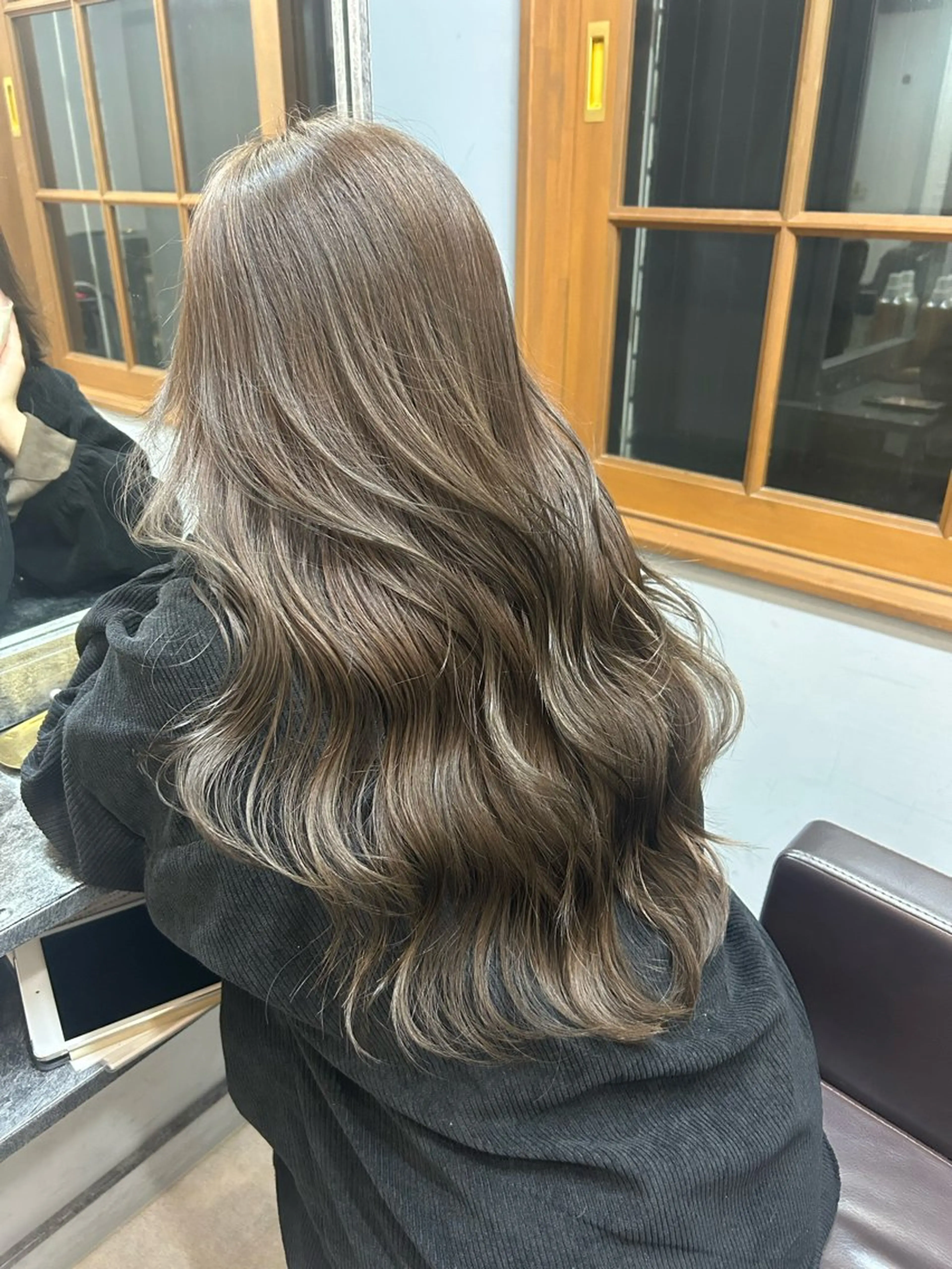 ロング カラー hair atelier OZ桑野店所属・阿佐見 若菜のヘアスタイル