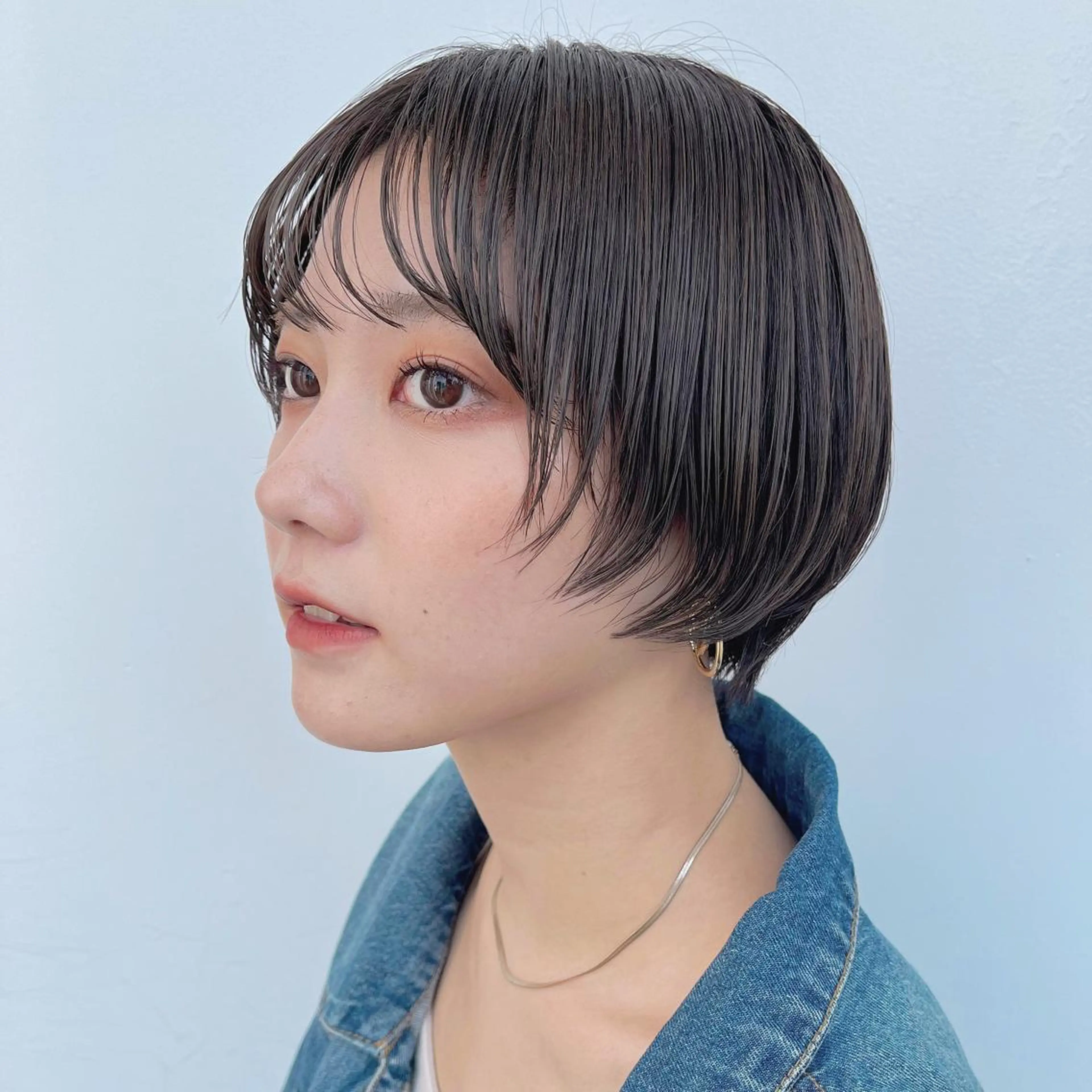 ショート カラー 透明感カラー グレージュ ハイライトカラー ハイトーンカラー ハイライト カット ヘアカラー トリートメント 🌱ボブ/レイヤー/ ベージュ/あやみ✨のヘアスタイル