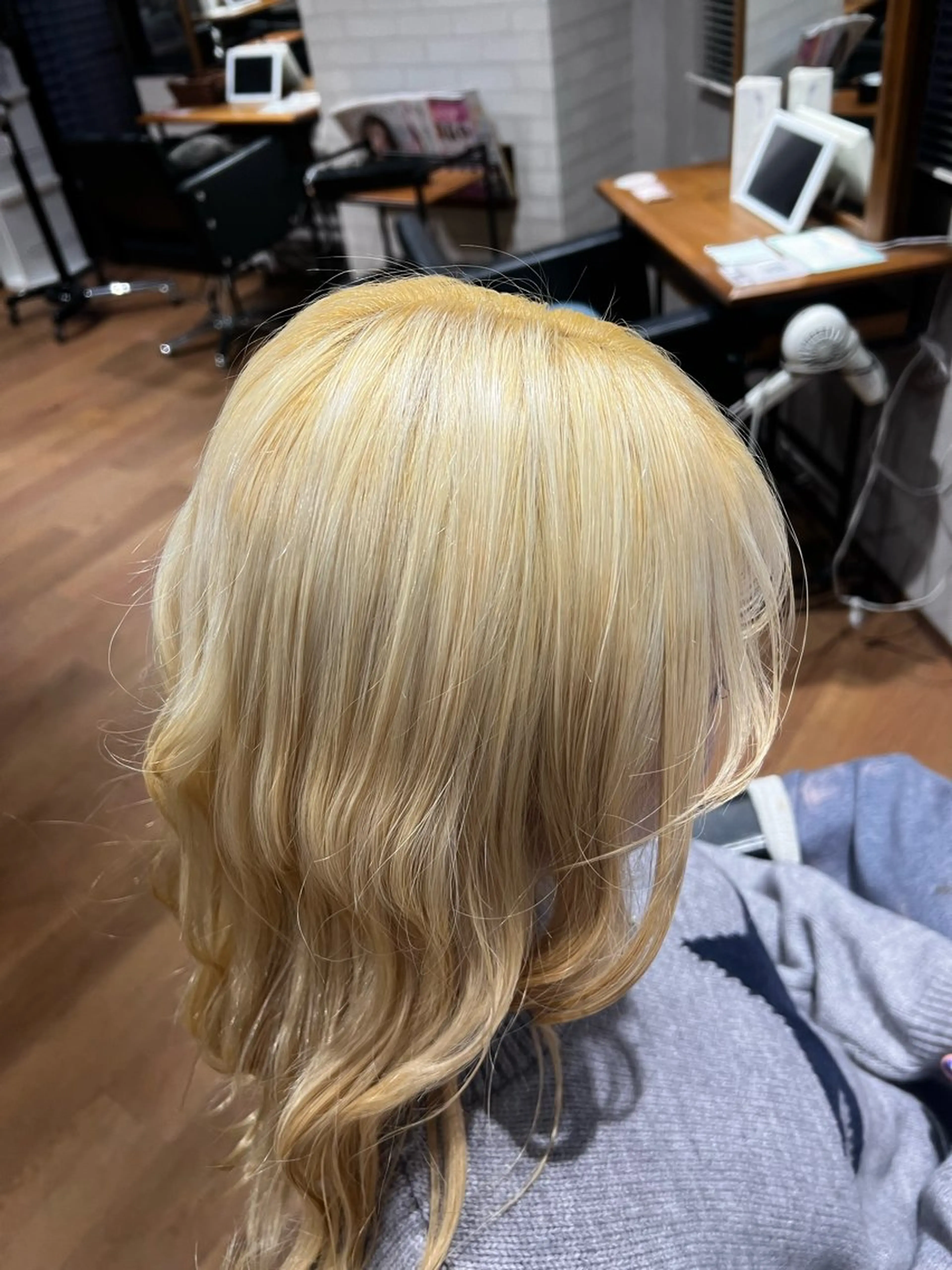 ロング ヘアカラー Vis ill所属・イリオモテ レナのヘアスタイル