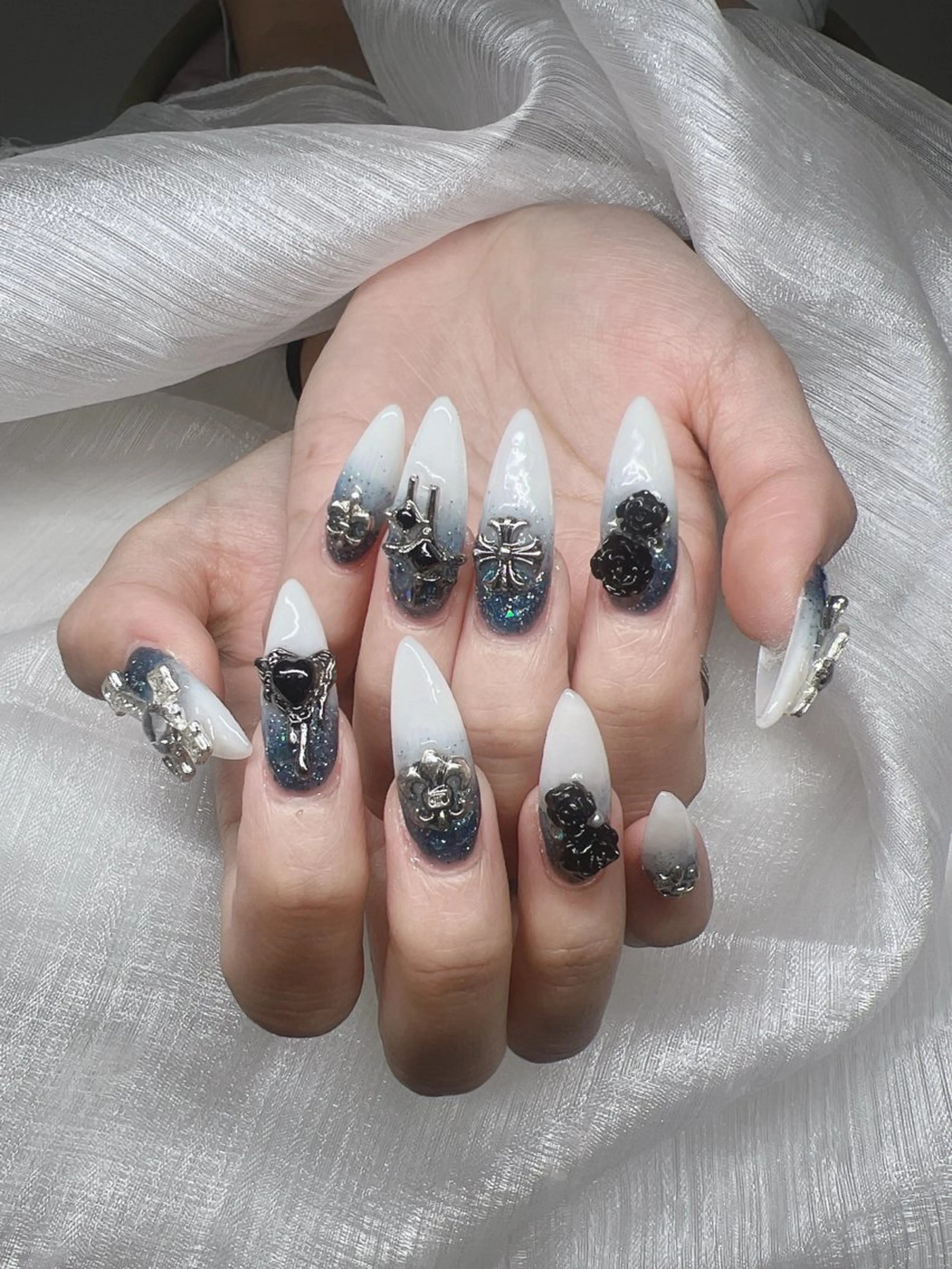 ネイル 長さ出し グラデーション キラキラネイル マグネットネイル ニュアンスネイル ハンドネイル Lee Nails チップ長さだし専門店のネイルデザイン