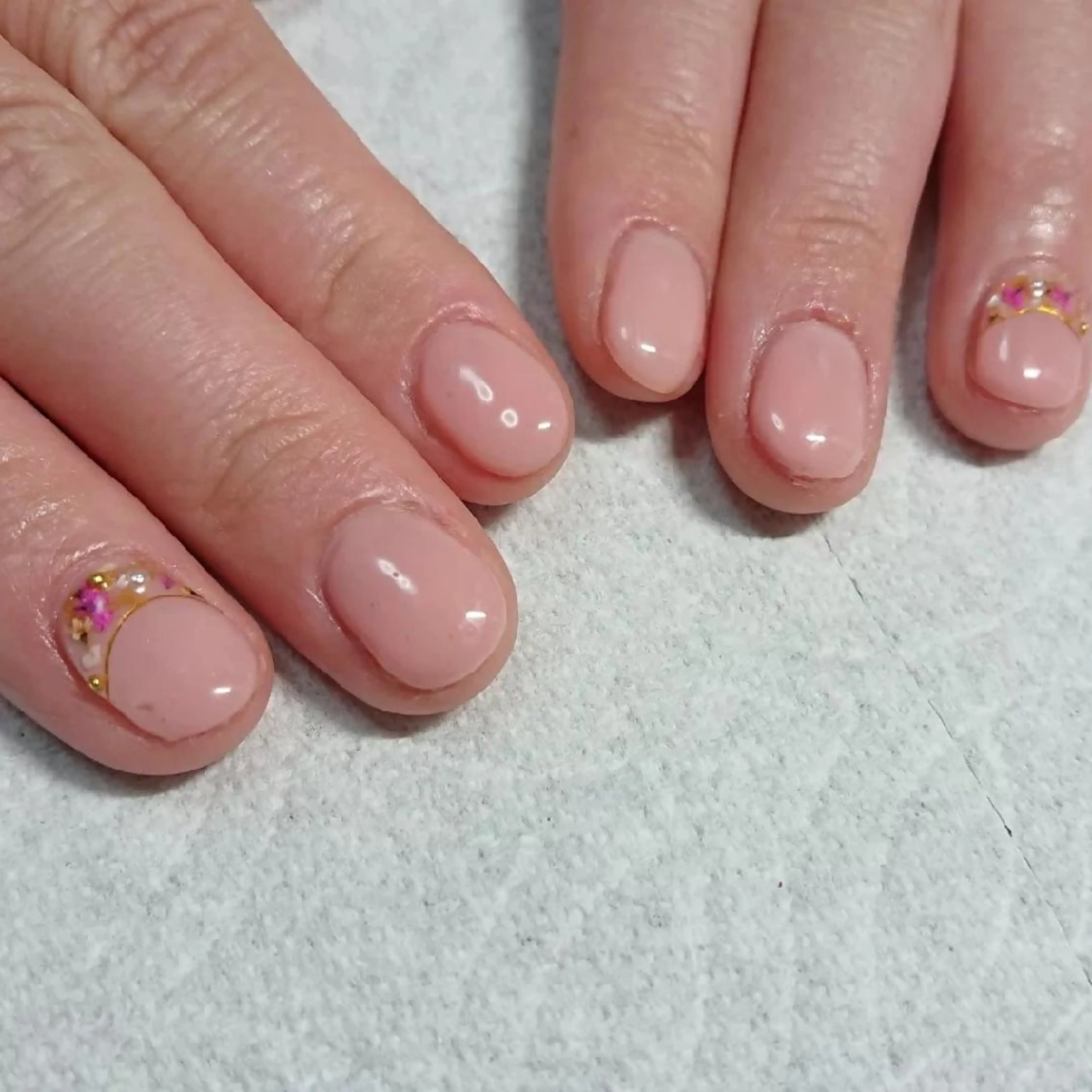 ネイル フレンチネイル 逆フレンチ shellnail さなえのネイルデザイン