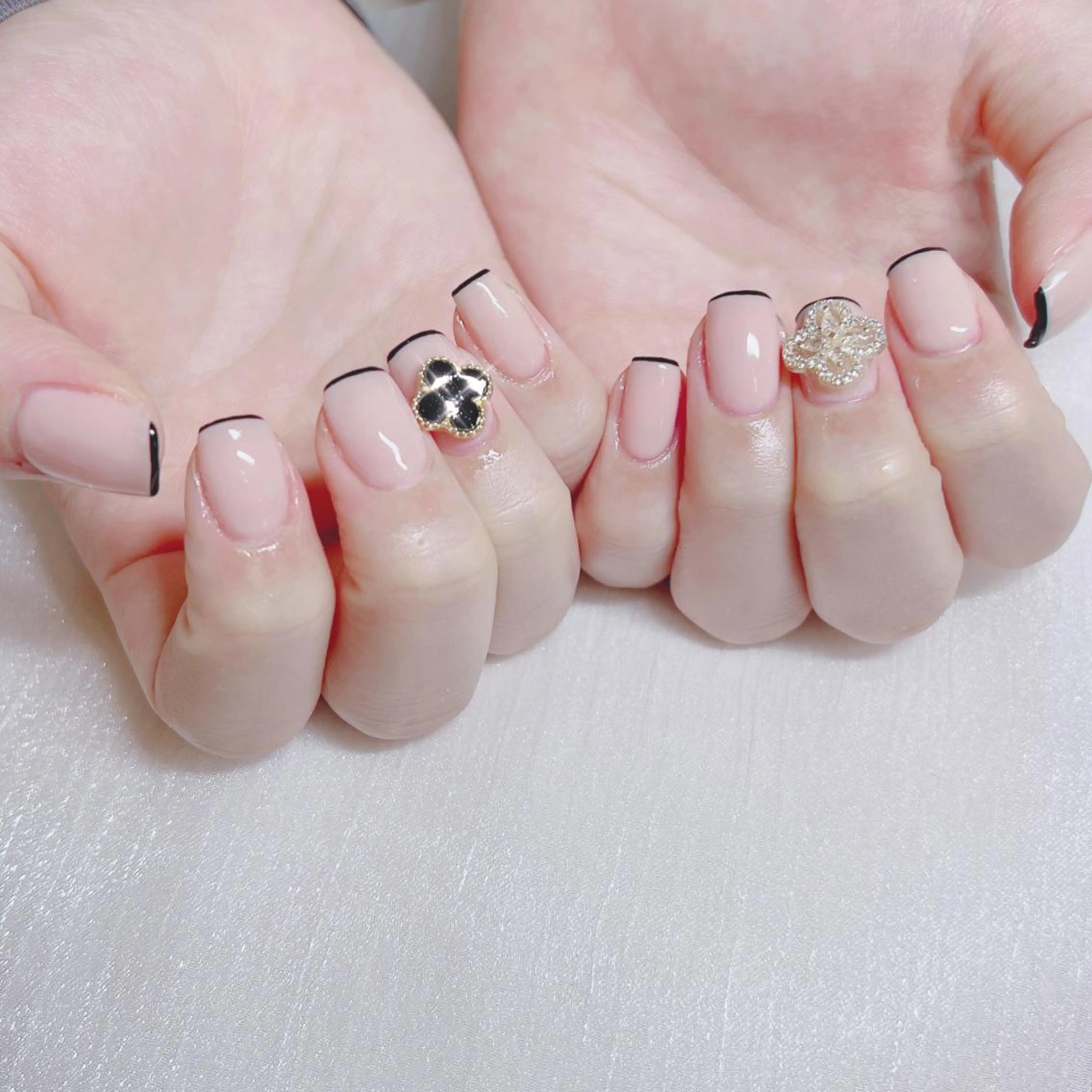 ネイル オーロラネイル フットネイル フレンチネイル ジェルネイル 韓国ネイル ハンドネイル ハンドケア 【ENサロン】 Rei🎀Nailのネイルデザイン