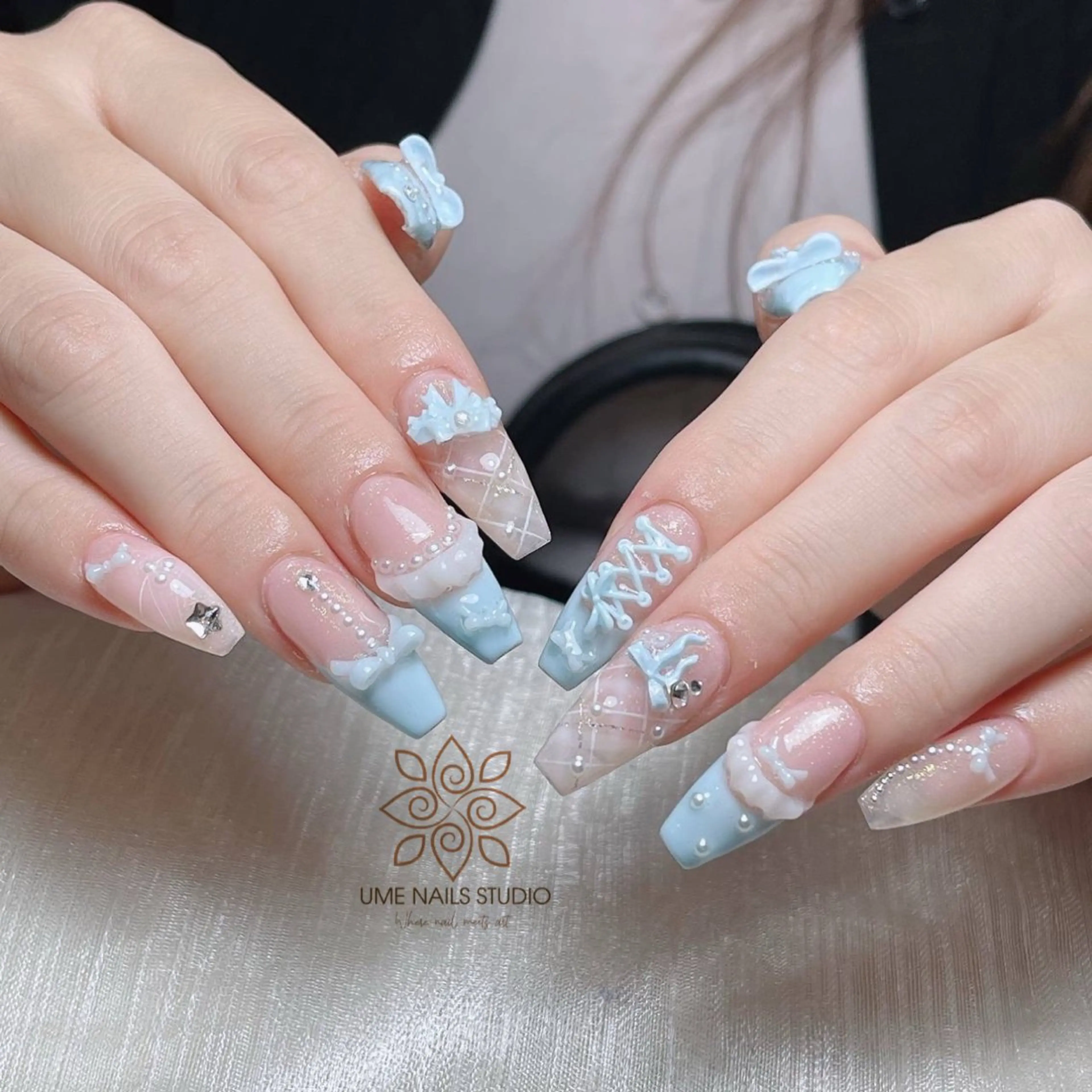 ネイル チークネイル クリアネイル ガーリー キラキラネイル 韓国ネイル ハンドネイル Ume Nail Studioのネイルデザイン