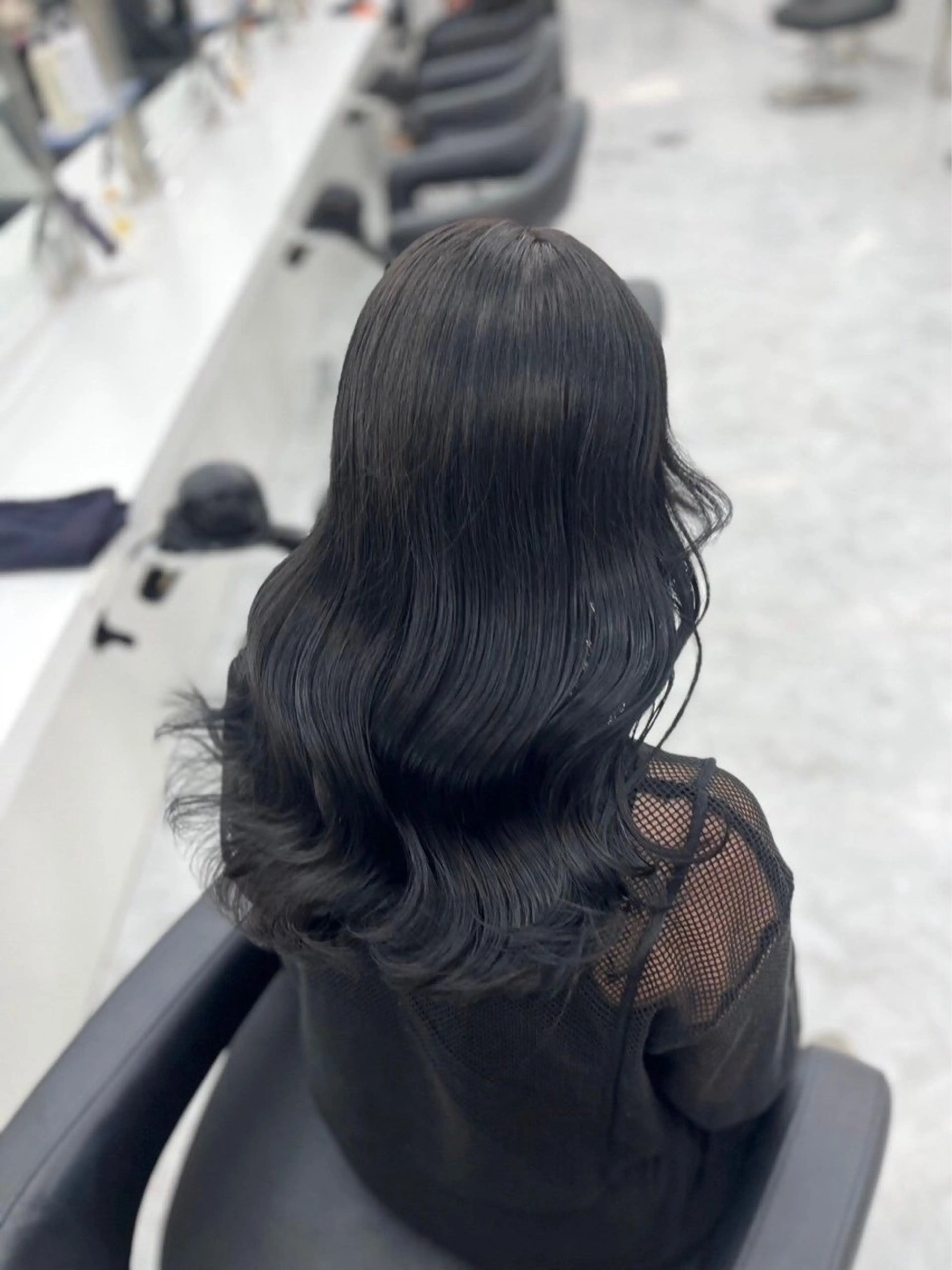 セミロング 透ける透明感カラー 🩶shiho🩶のヘアスタイル