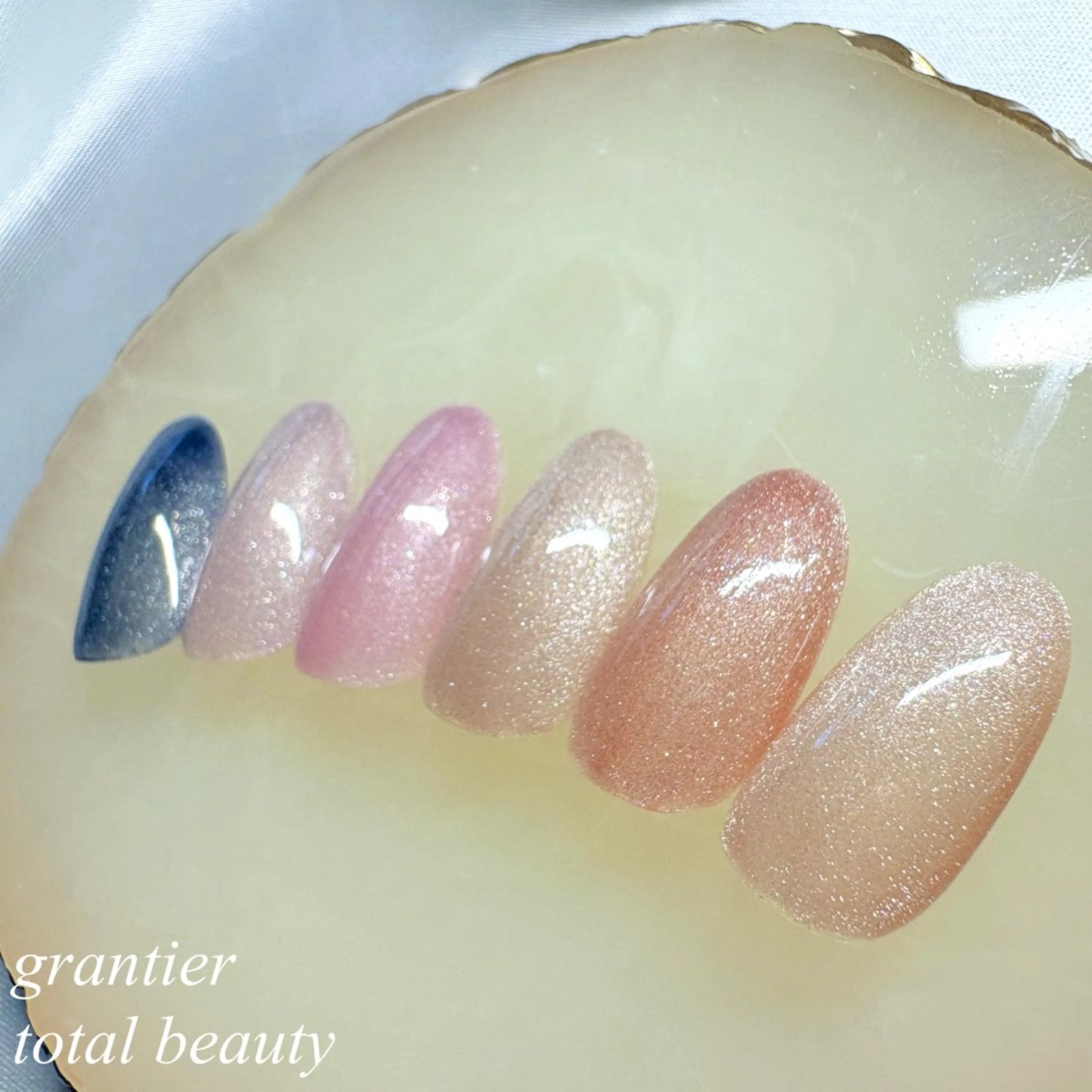 ネイル マグネットネイル ワンカラーネイル ハンドネイル grantier beautyのネイルデザイン