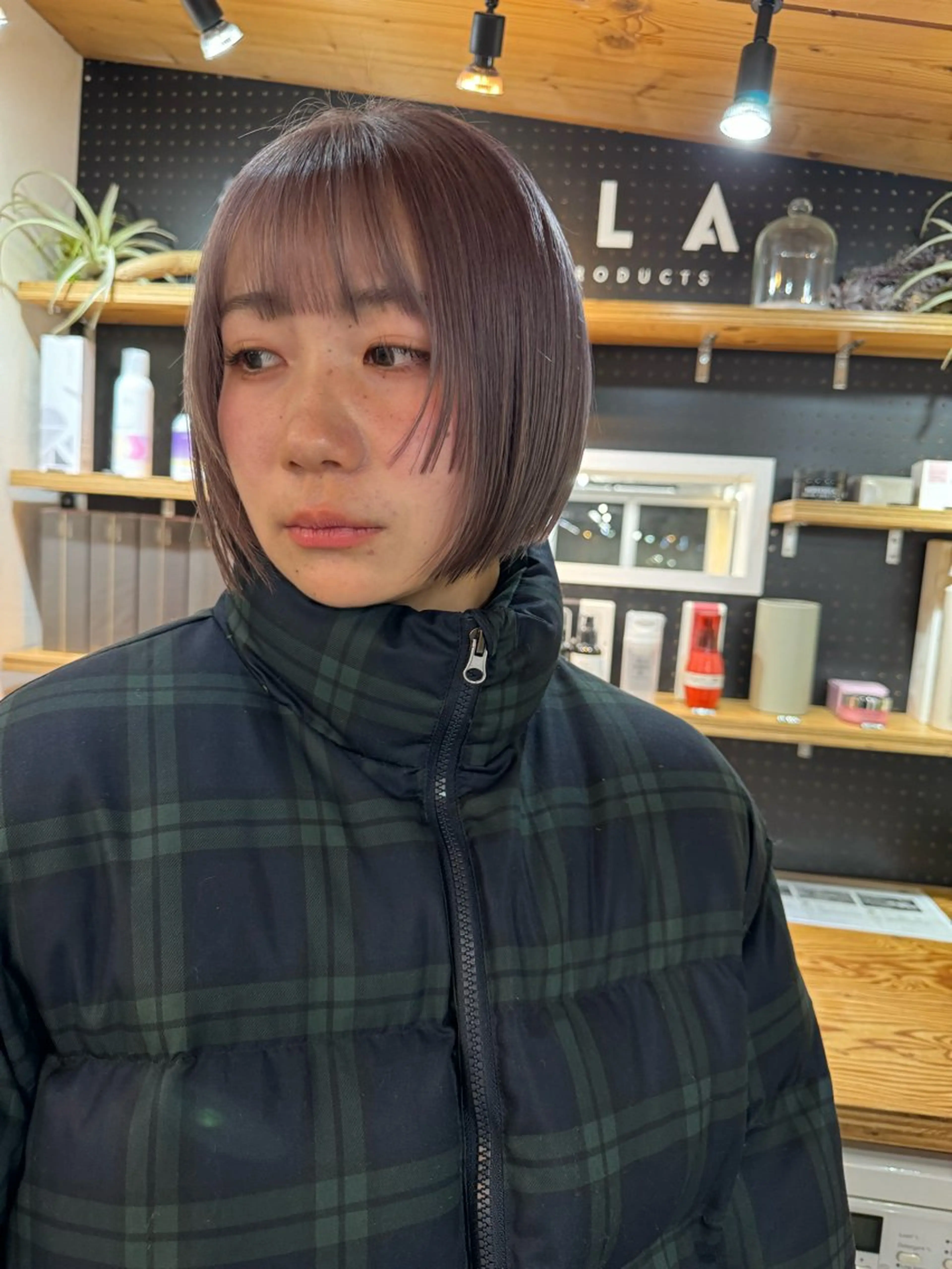 ショート カラー バレイヤージュ ブリーチ ブロンド ケアブリーチ 透明感カラー カット ヘアカラー トリートメント Rico / bob/グレージュのヘアスタイル