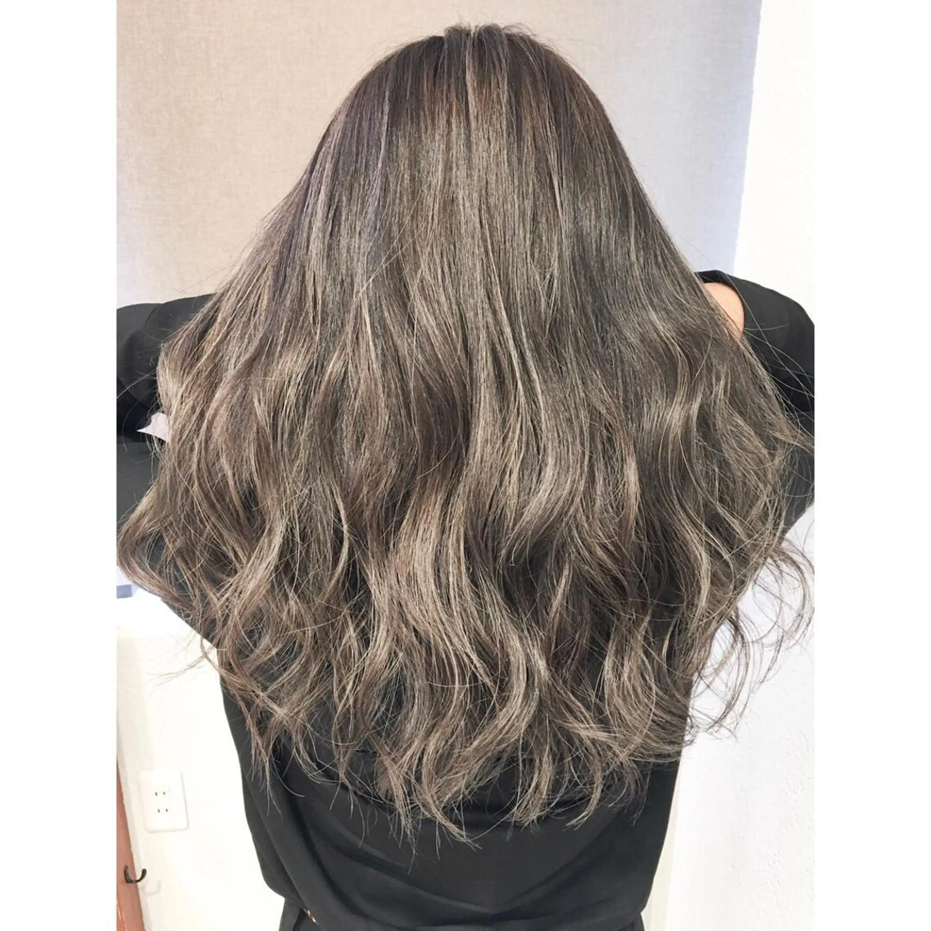 セミロング カラー ネイル マツエク・マツパ ヘアカラー トリートメント 井上 一平のヘアスタイル