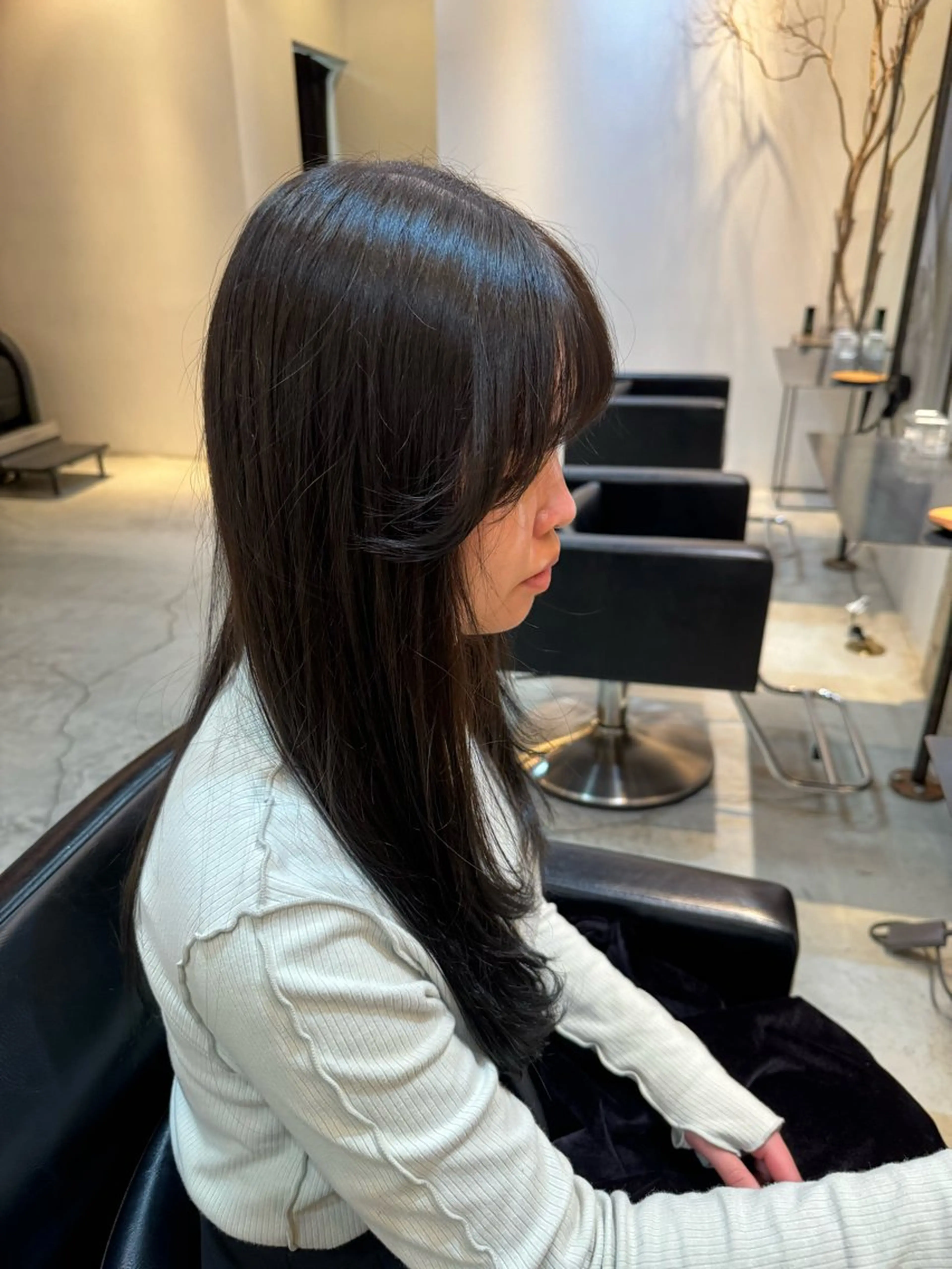 ロング 顔まわりレイヤー 顔周りカット レイヤーカット カット ヘアカラー reira /cienのヘアスタイル
