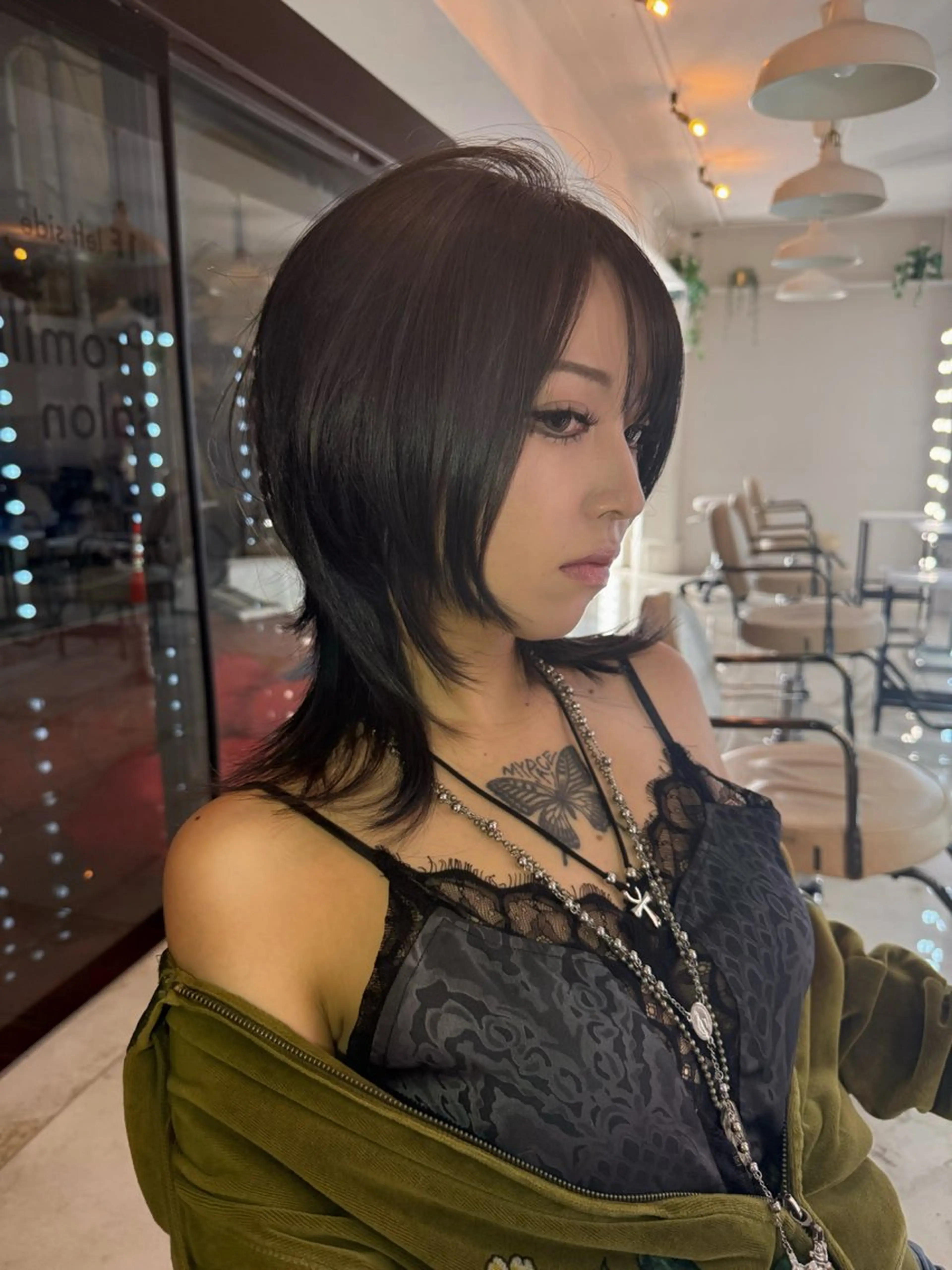 ミディアム レイヤーカット HARUNA/原宿/ デザイン/ハイトーンのヘアスタイル