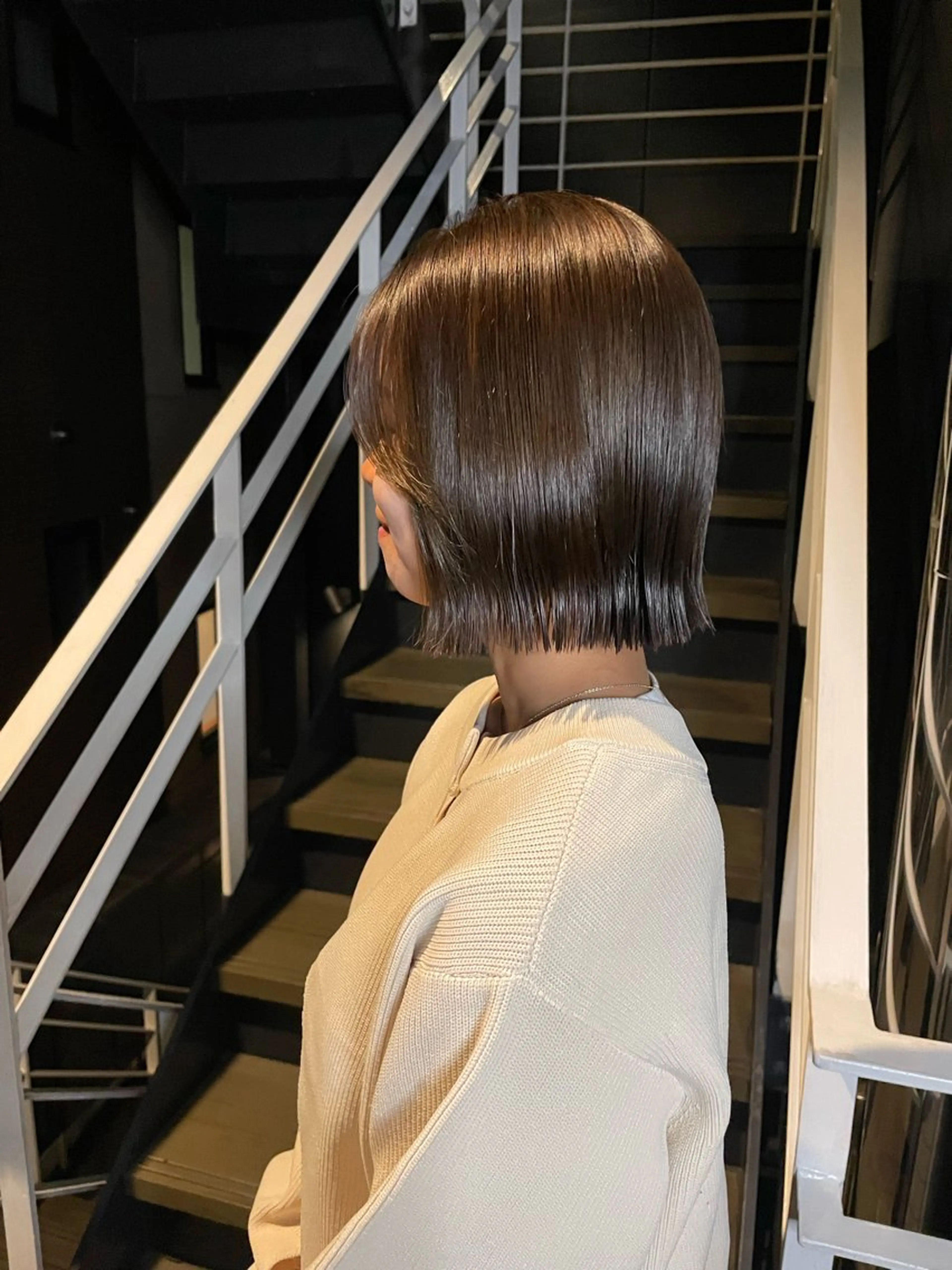 ショート パーマ ヘアアレンジ 外ハネヘア ストレートパーマ 縮毛矯正 mika｜寒色カラー ｜ブリーチカラーのヘアスタイル