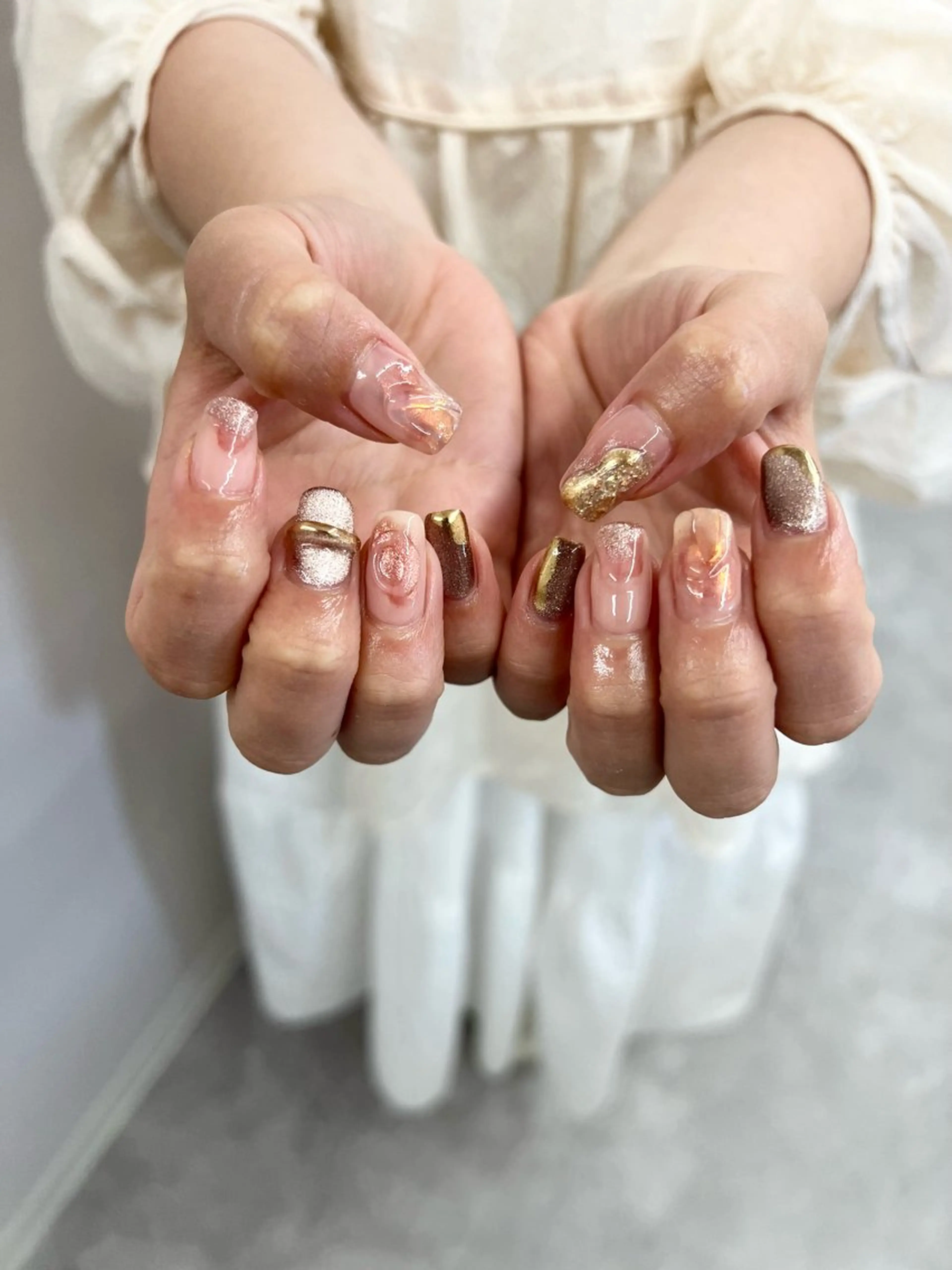 ネイル ジェルネイル ゴールド マグネットネイル ミラーネイル ニュアンスネイル ハンドネイル ハンドケア Bana_ Nailのネイルデザイン