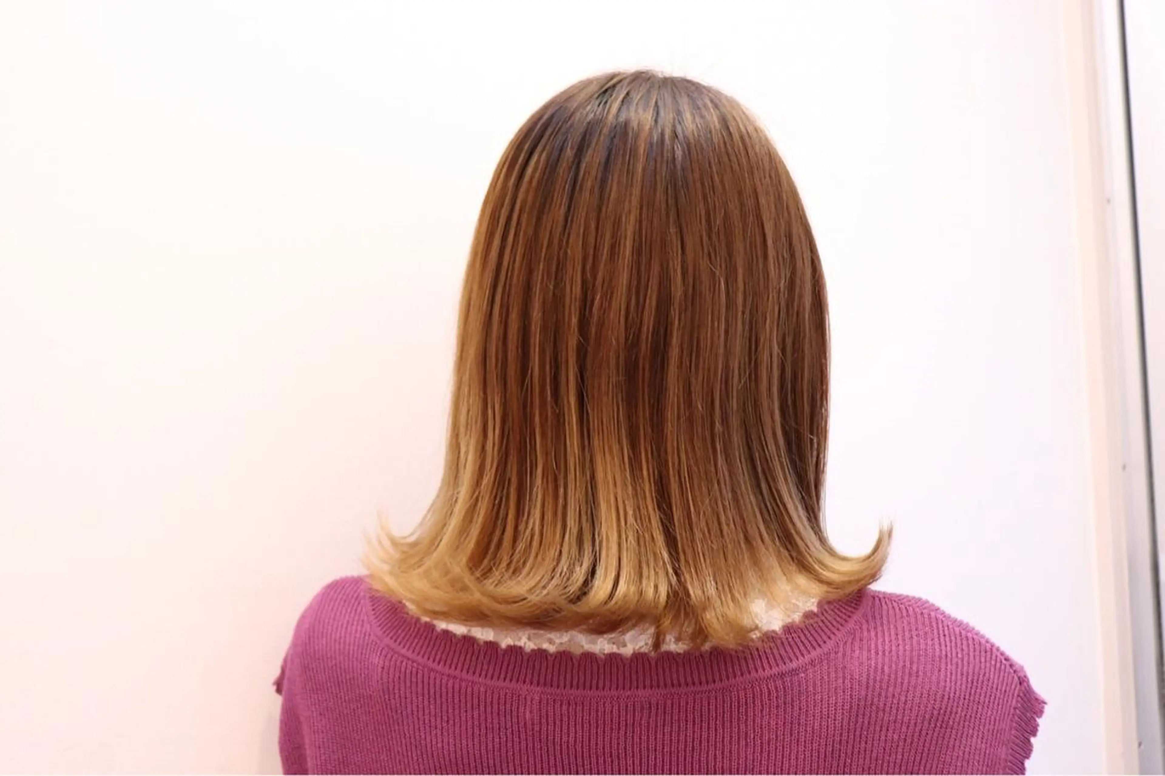 ミディアム カラー 野々村 裕菜のヘアスタイル