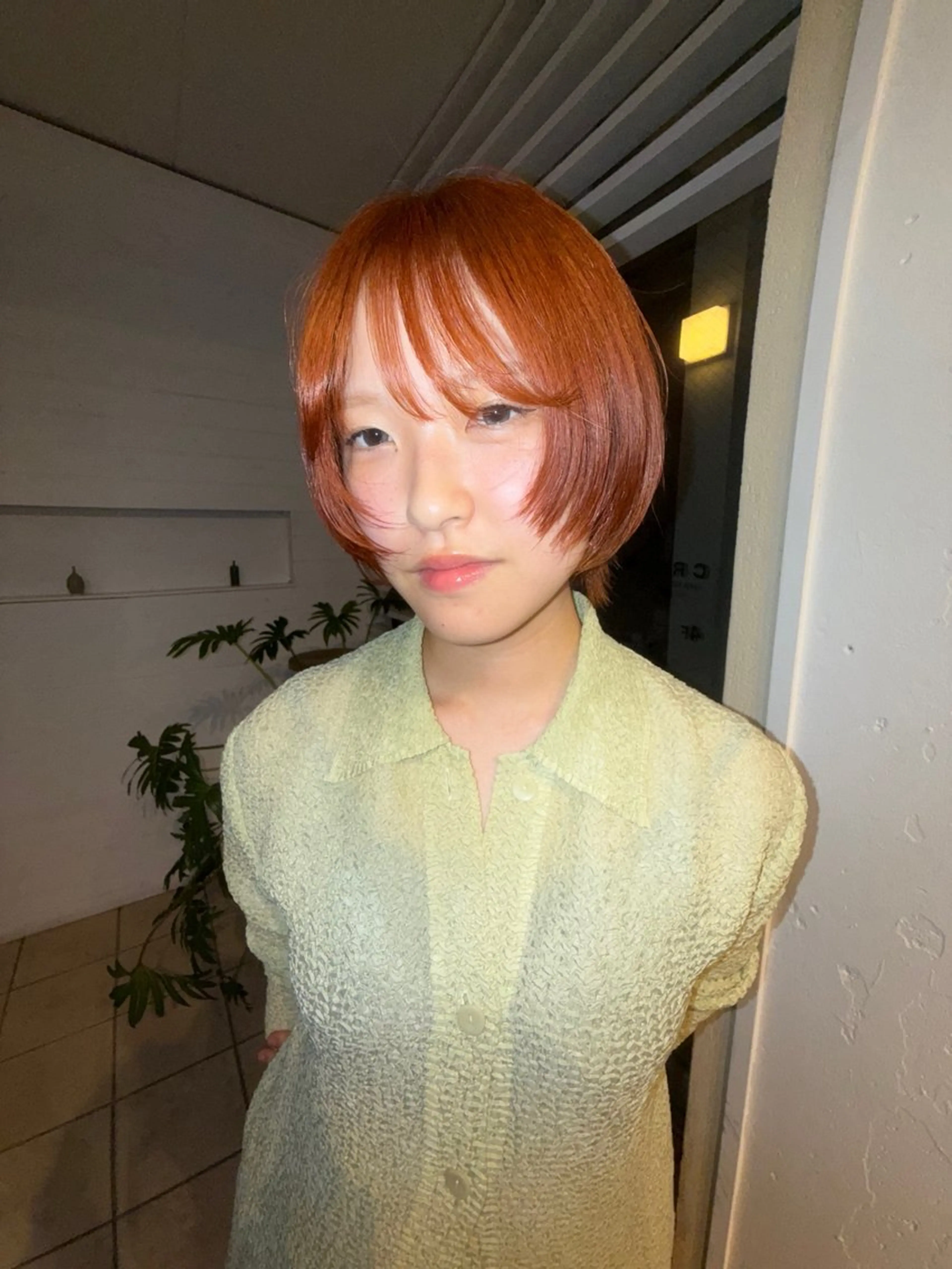 ショート カラー ブリーチ ダブルカラー ブリーチなしカラー YURiA レイヤー🫧暖色のヘアスタイル
