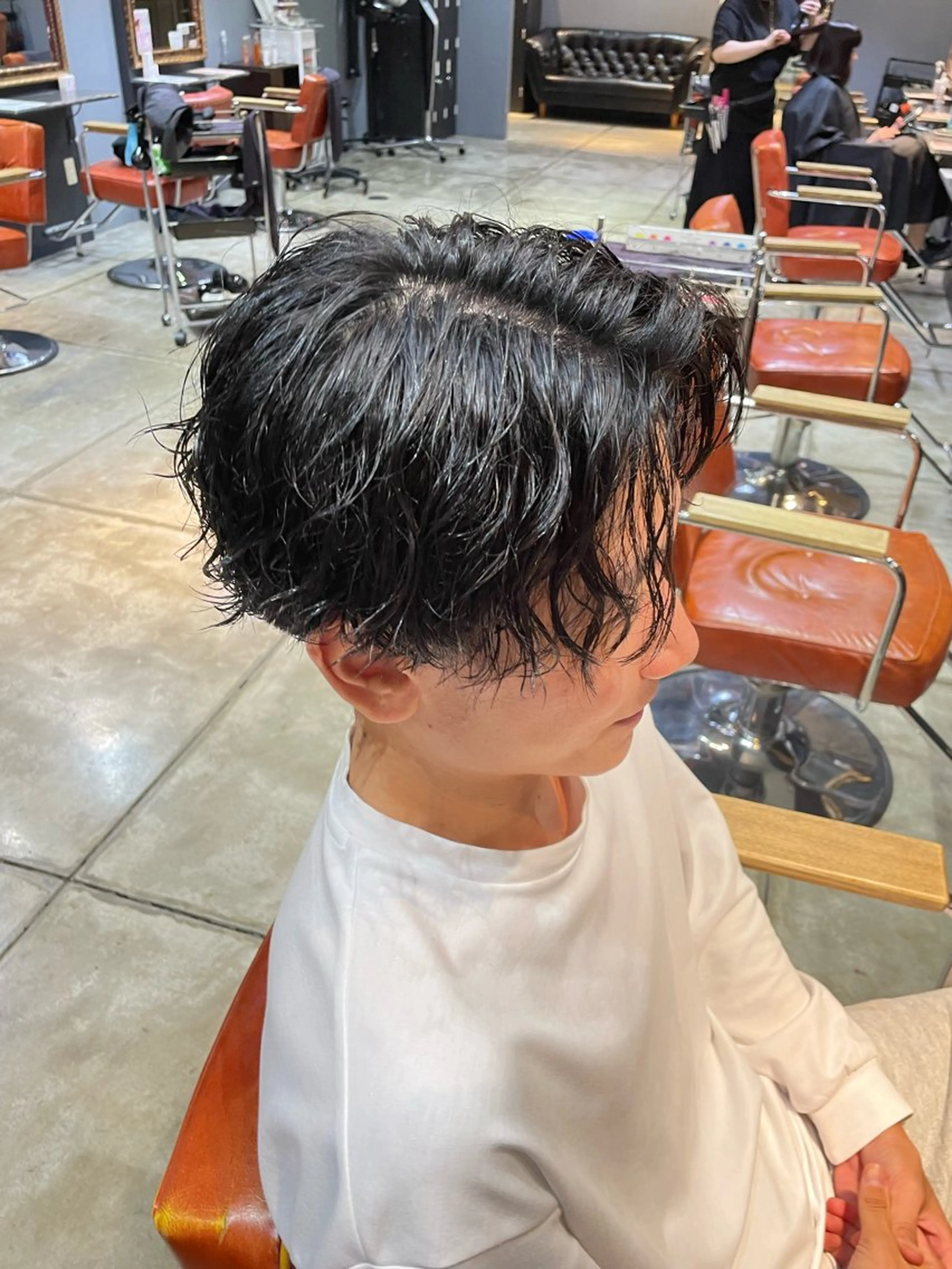 ミディアム パーマ メンズ ミディアムパーマ センターパート メンズパーマ メンズツイストパーマ ツイストパーマ カット パーマ メンズカット/パーマ /KAKERUのヘアスタイル