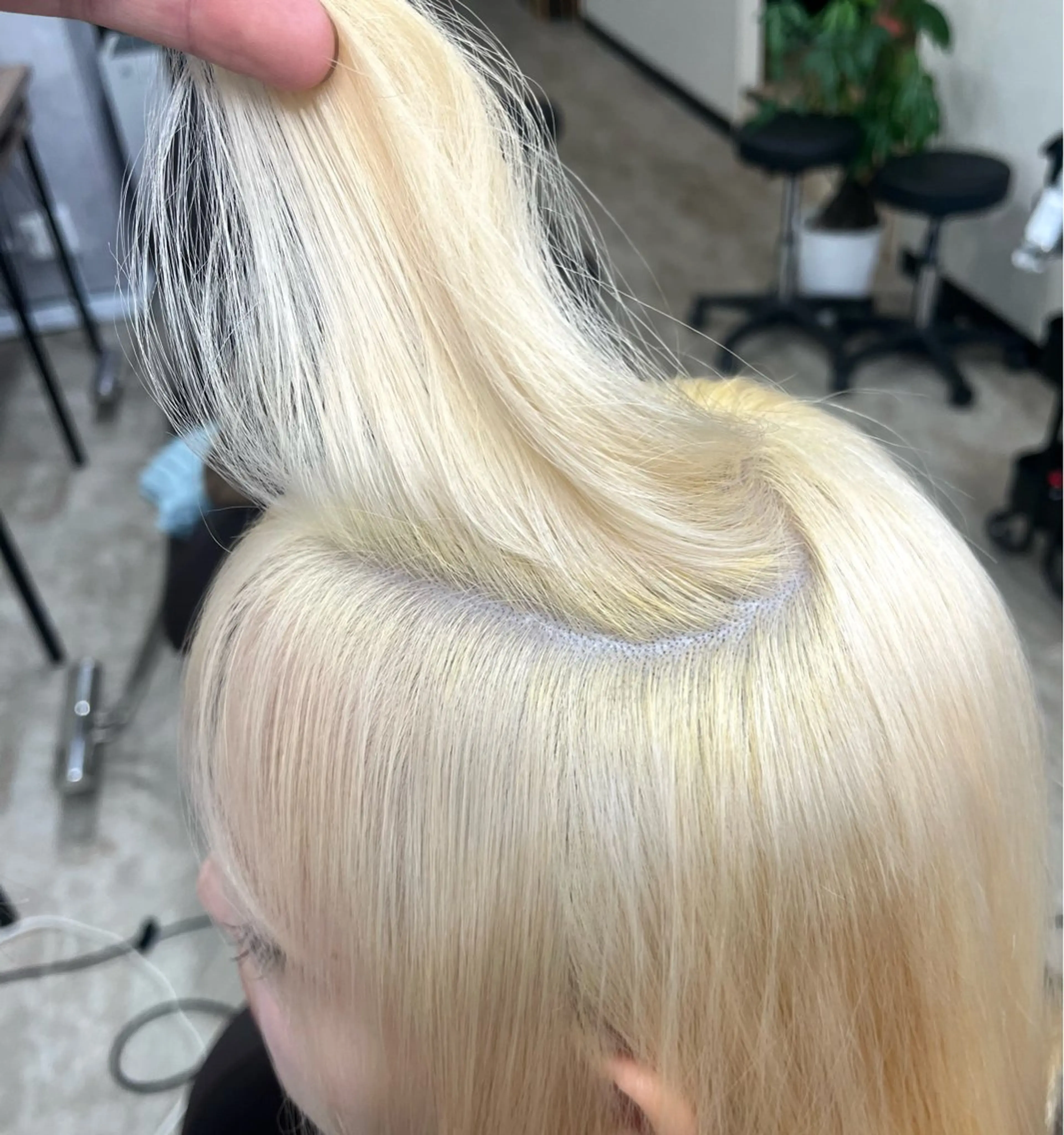 【メンテ人気No.1💞】【ケア剤込み】リタッチブリーチ+オンカラー🫧ツヤ髪キープの写真