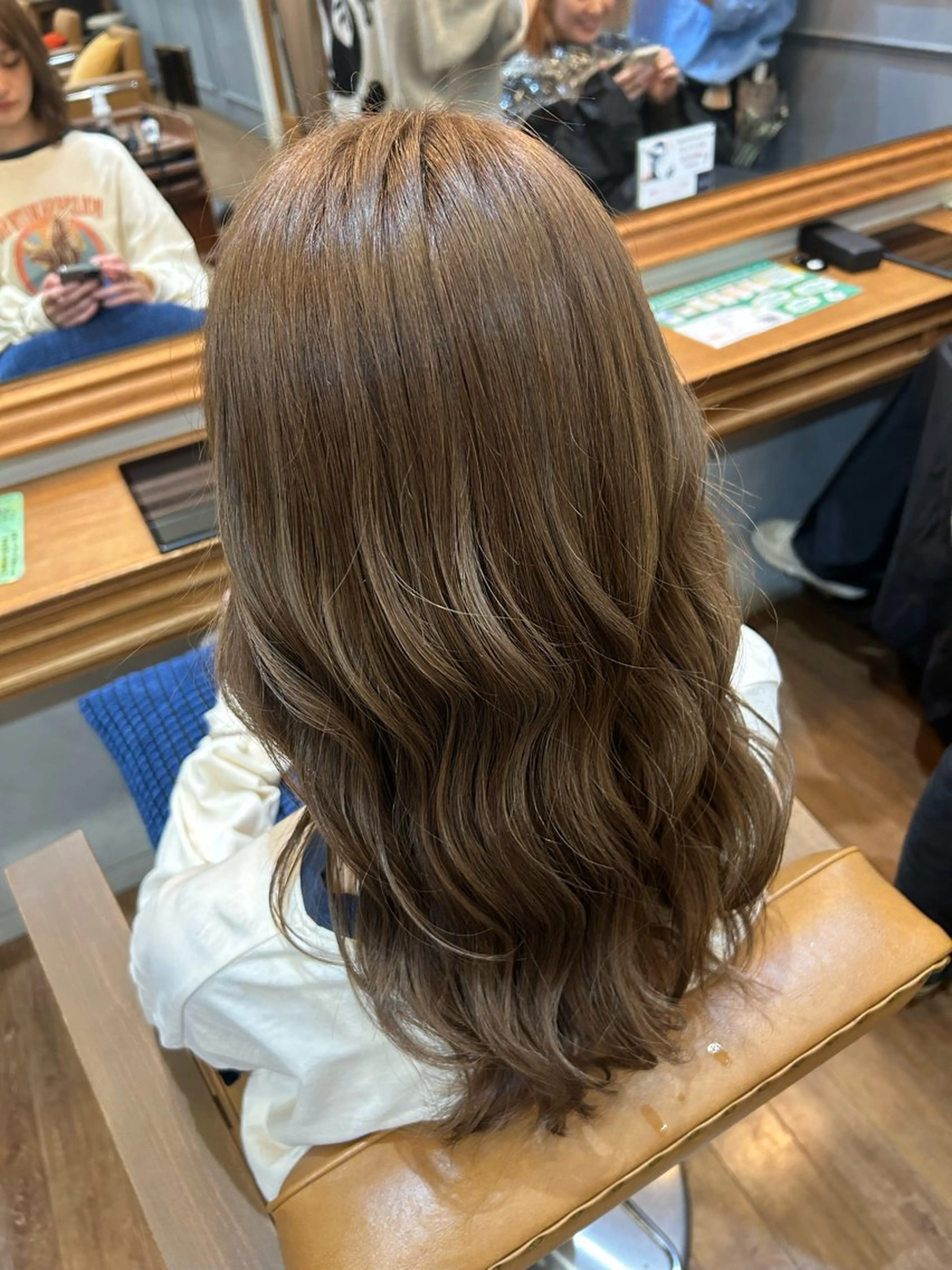 ロング アッシュ ヘアカラー やなぎさわ はるなのヘアスタイル