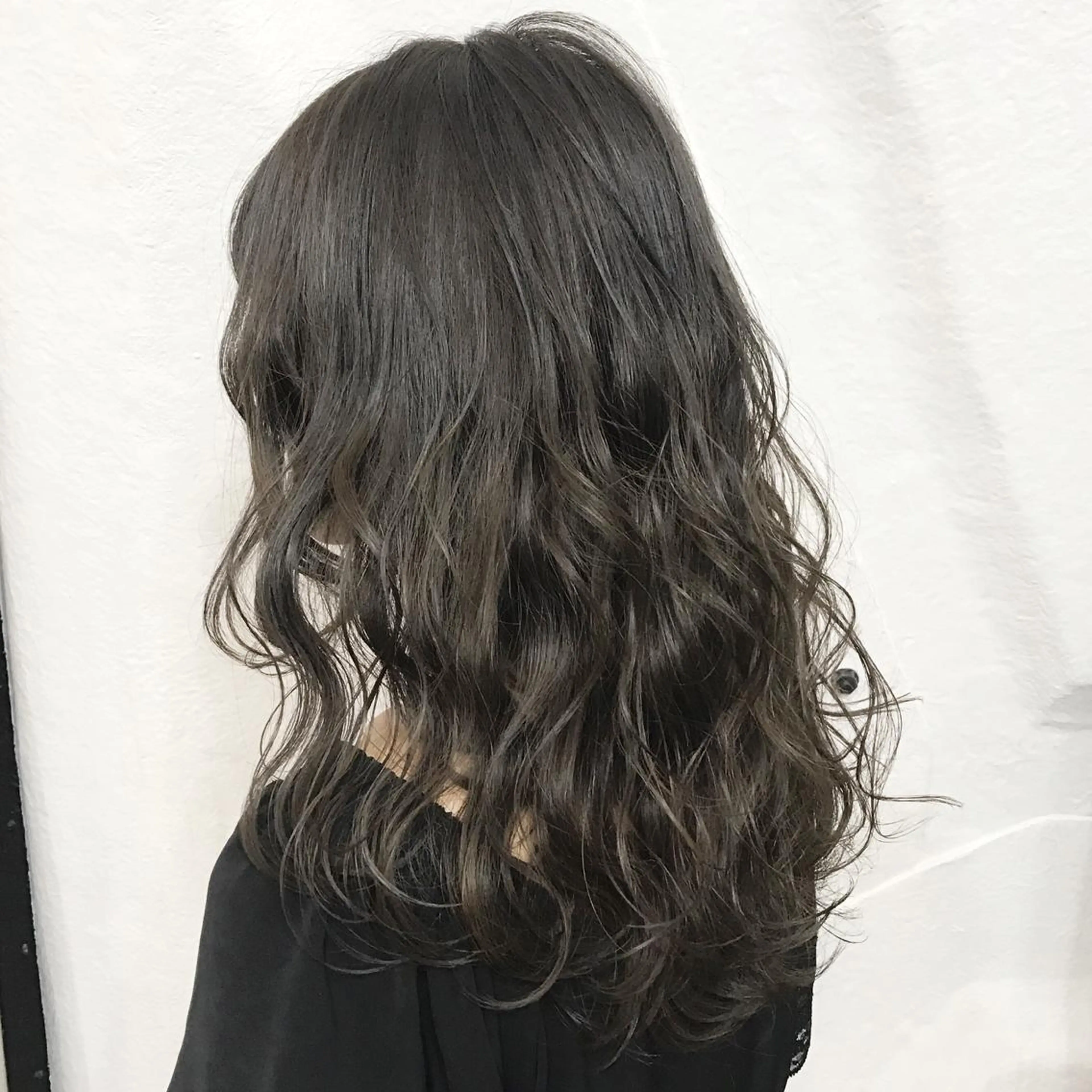 ロング カラー ダークグレー ハイライトカラー 3Dハイライト ハイライト サロウィン所属・K-POP好き美容師 🇰🇷Kai.Yのヘアスタイル