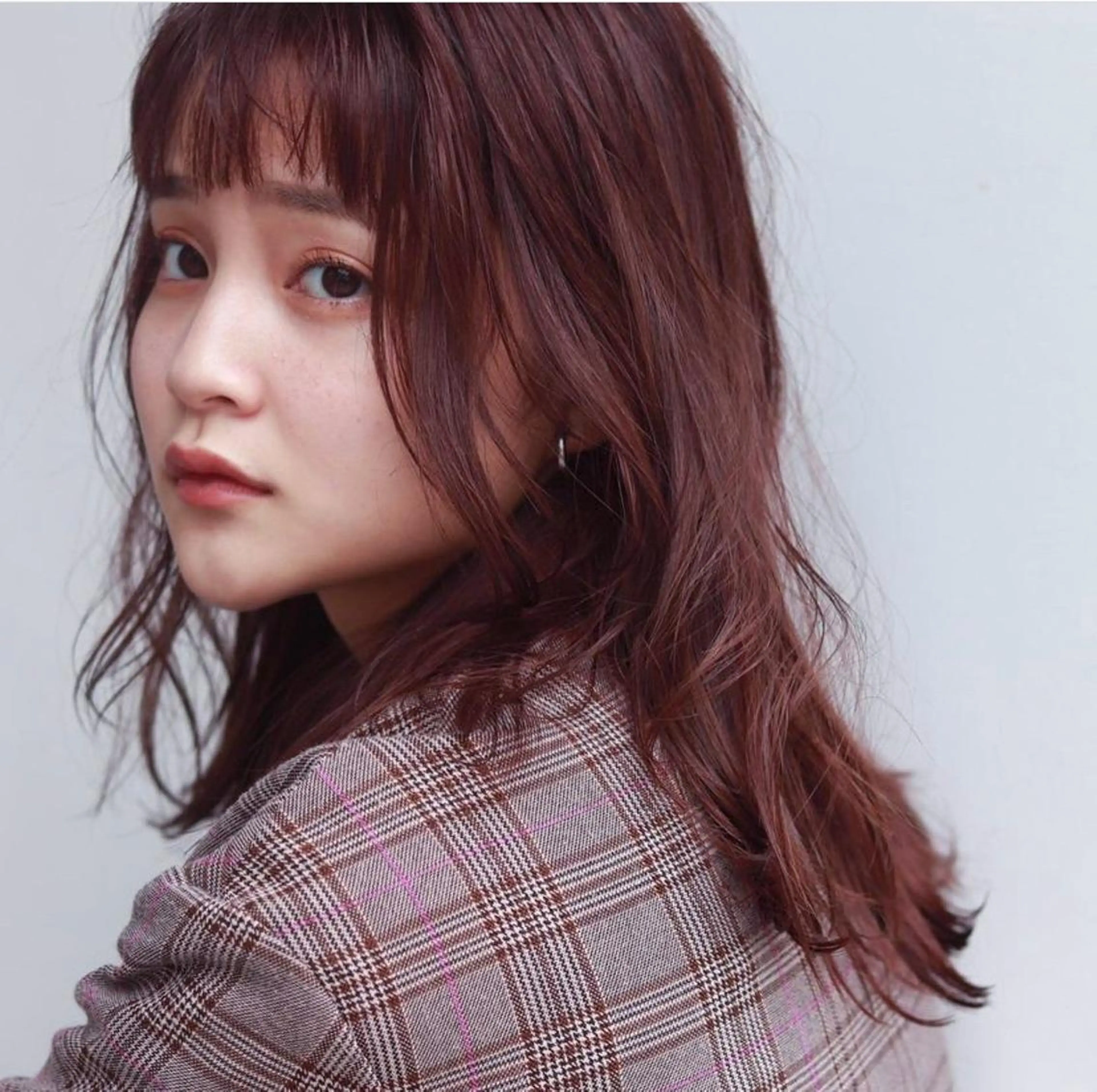 ミディアム カラー THE DAY所属・AKI HASHIMOTOのヘアスタイル