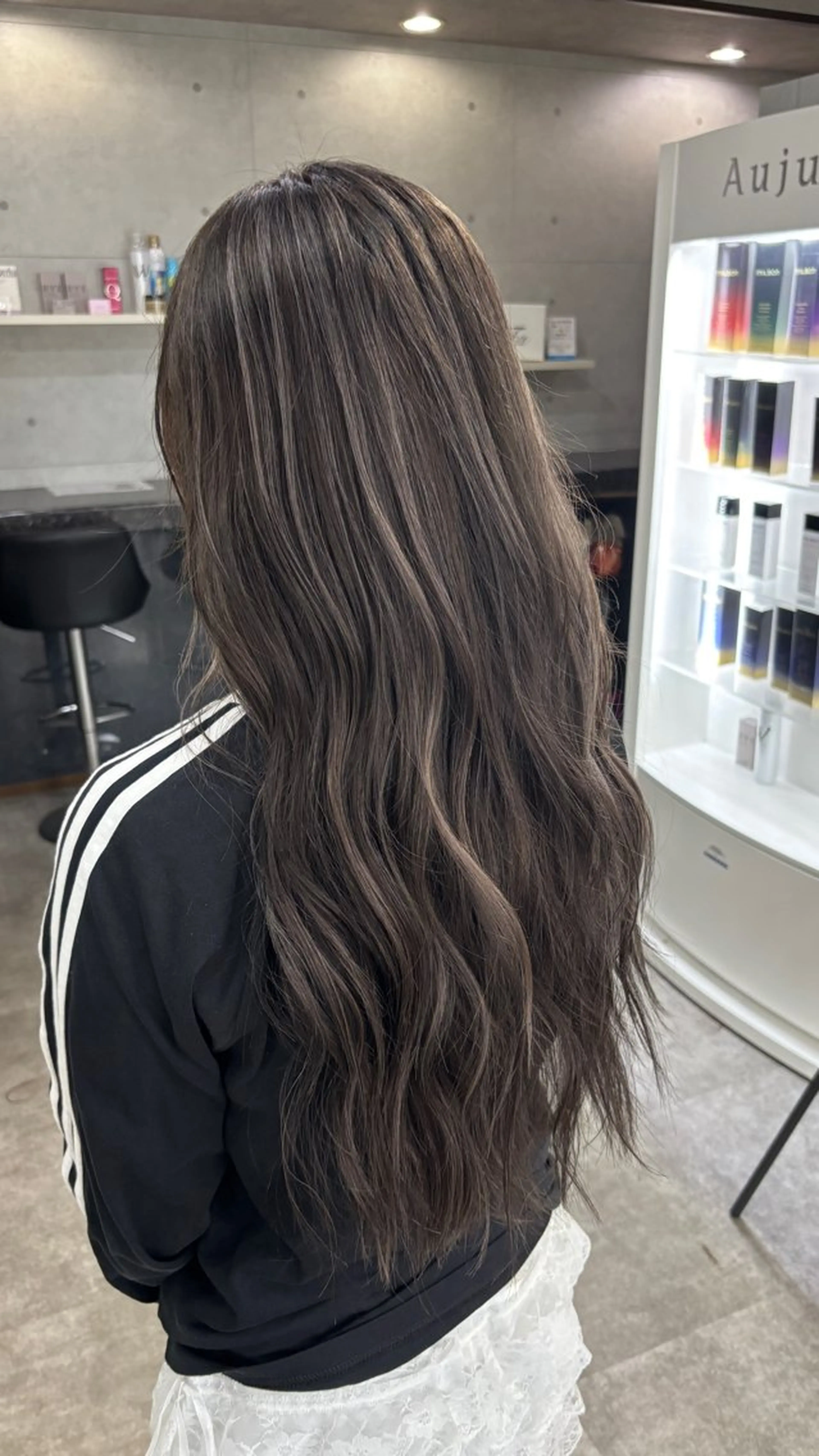 ロング ボブ くびれヘア くせ毛 髪質改善 切りっぱなしロブ カット ヘアカラー REVE所属・REVE 【外国人風カラー】のヘアスタイル