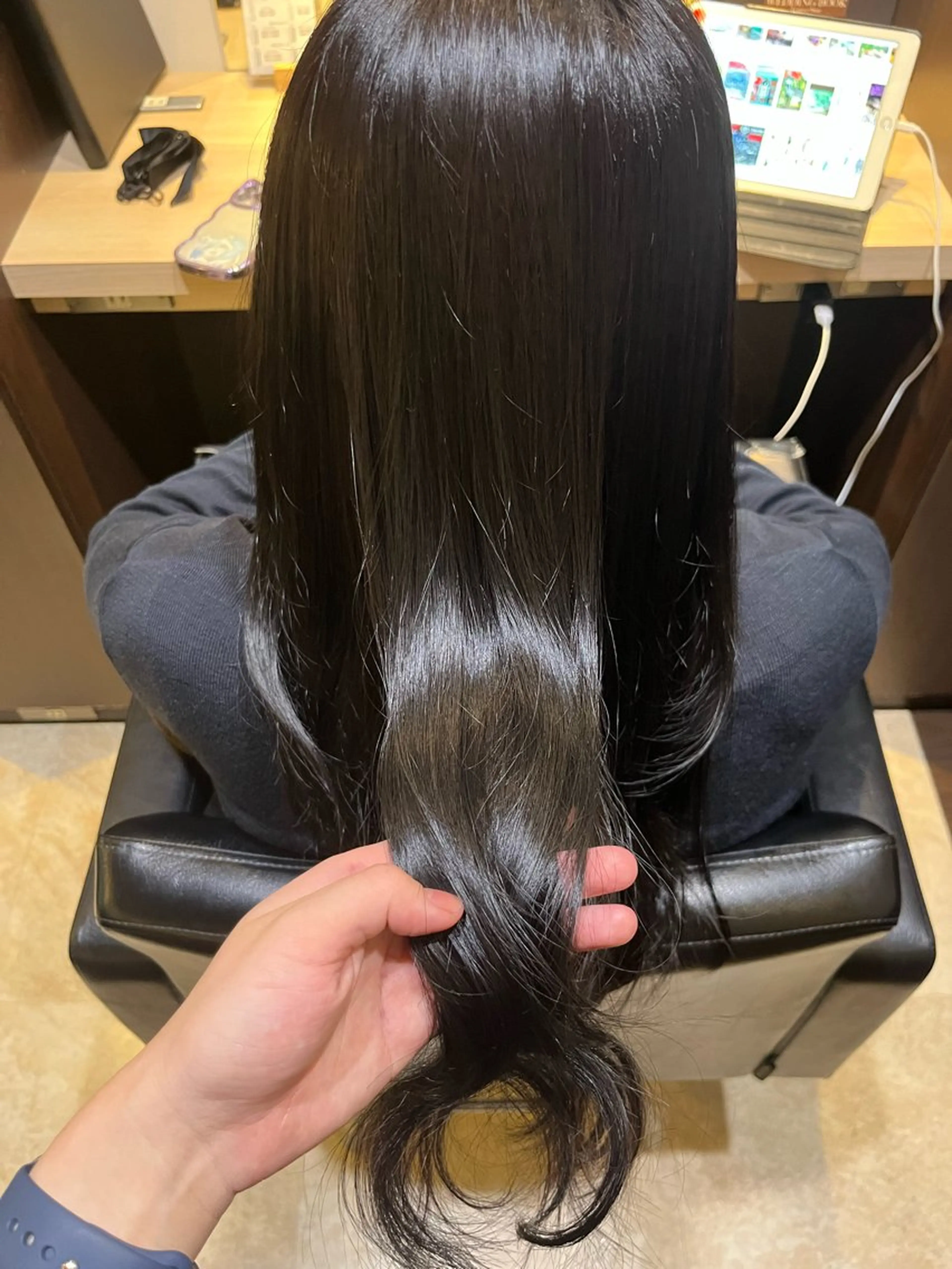 ロング カラー カラーモデル募集中✨ 岩下陽万里のヘアスタイル