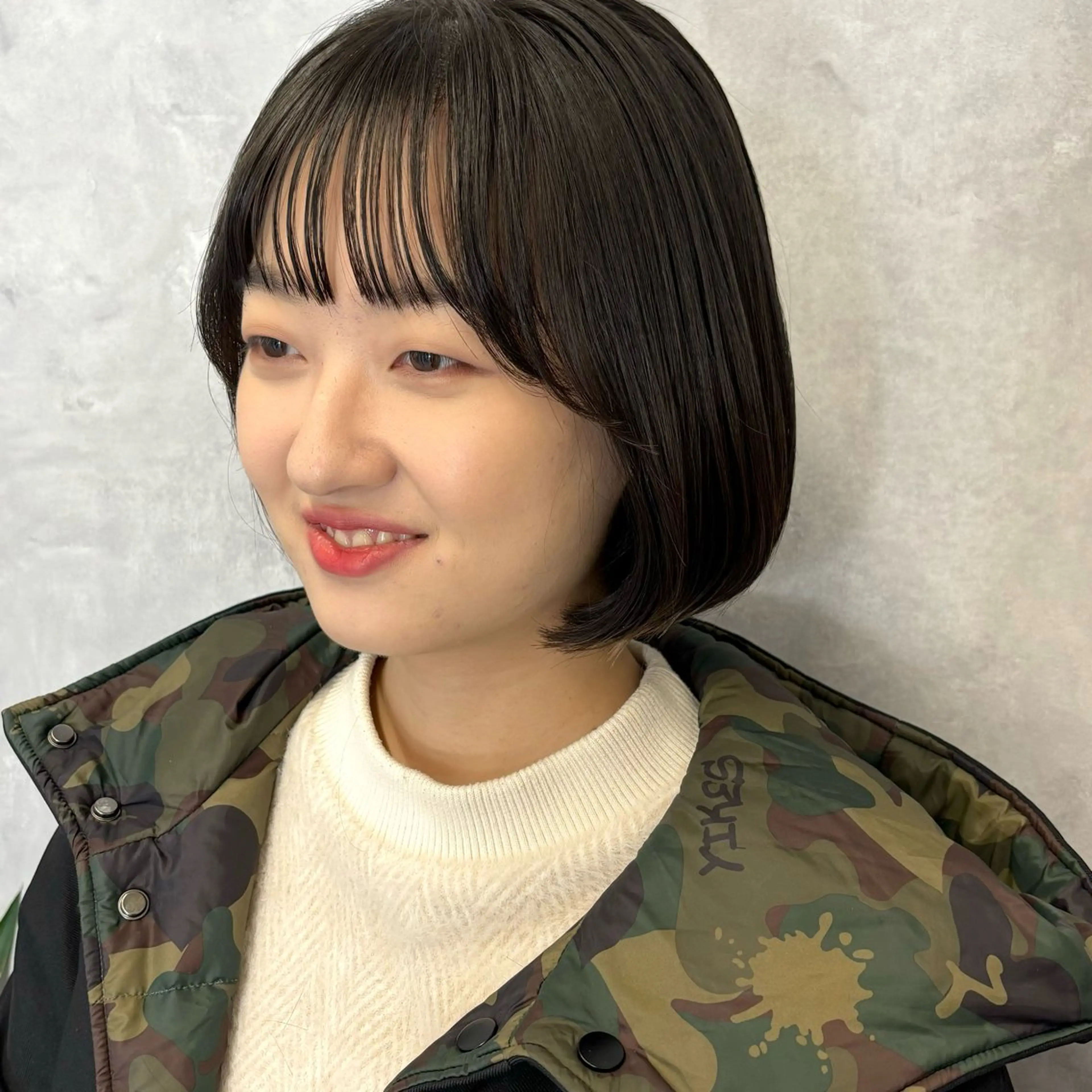 ショート カット NUMBER_ ユイナのヘアスタイル
