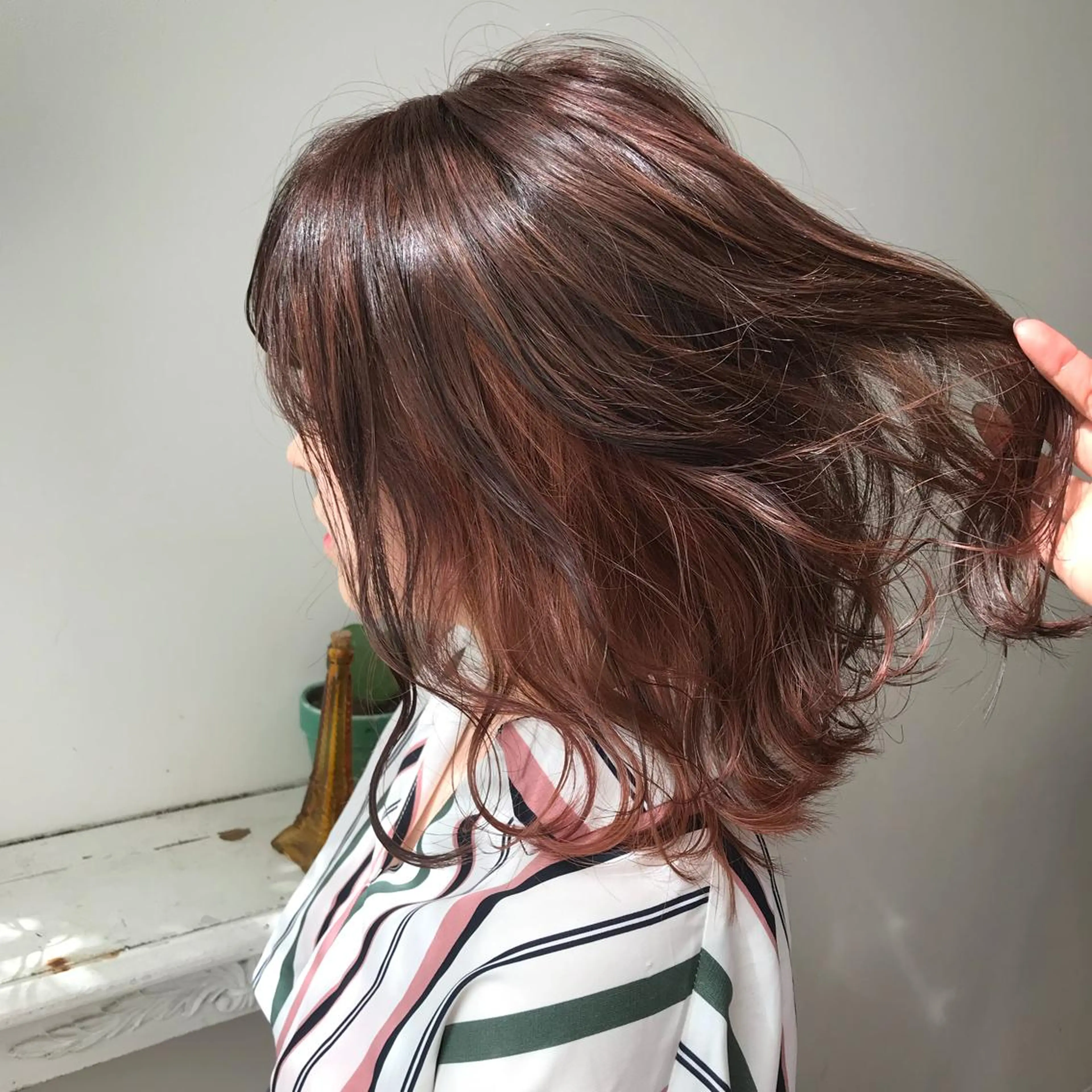 ミディアム カラー インナーカラー ピンクカラー ヘアカラー トリートメント レイヤー/顔周り /AKARIのヘアスタイル