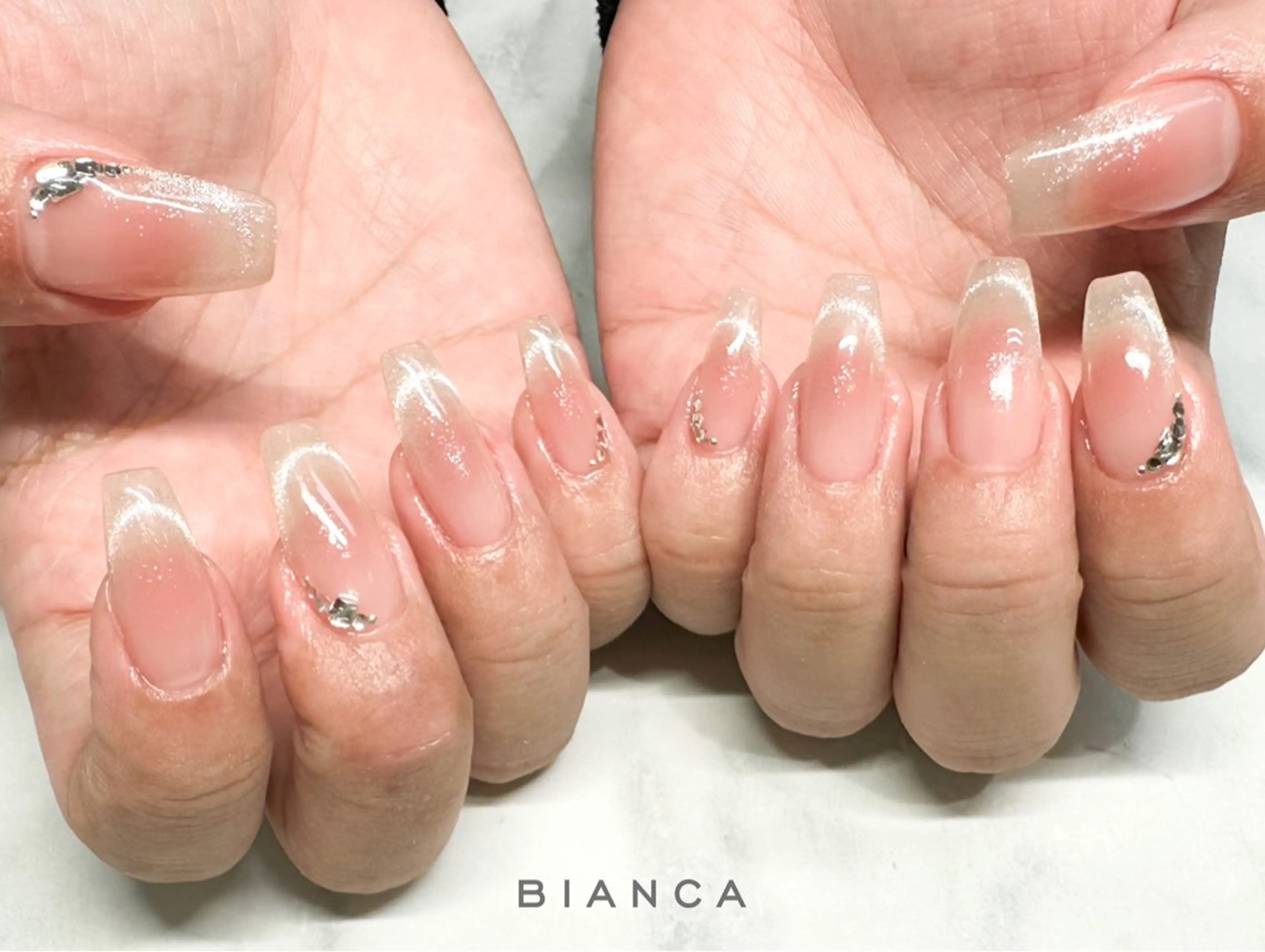 ネイル ハンドネイル Bianca 宮内のネイルデザイン