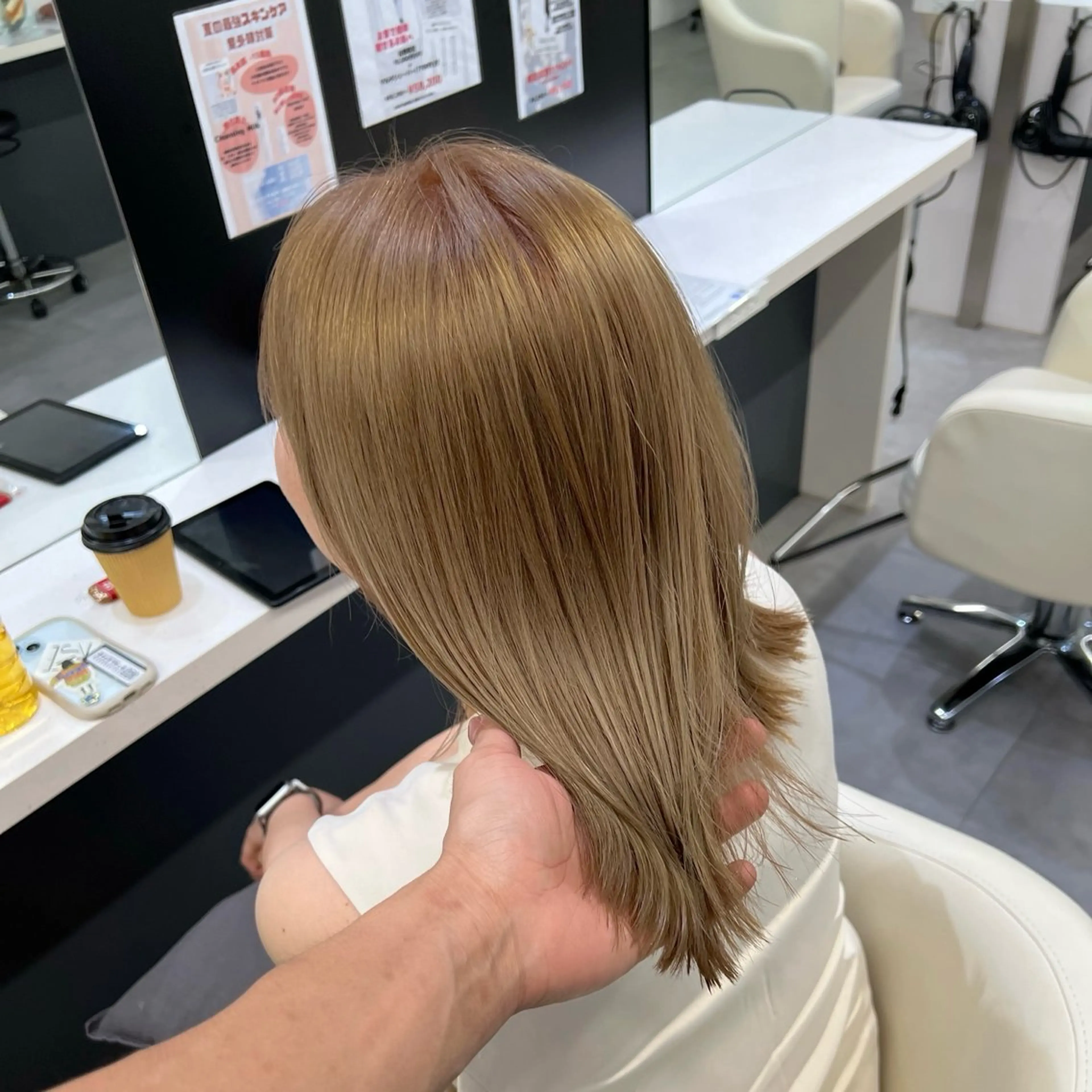 ミディアム カラー ブリーチ knowhow京都所属・三宅 昌太のヘアスタイル