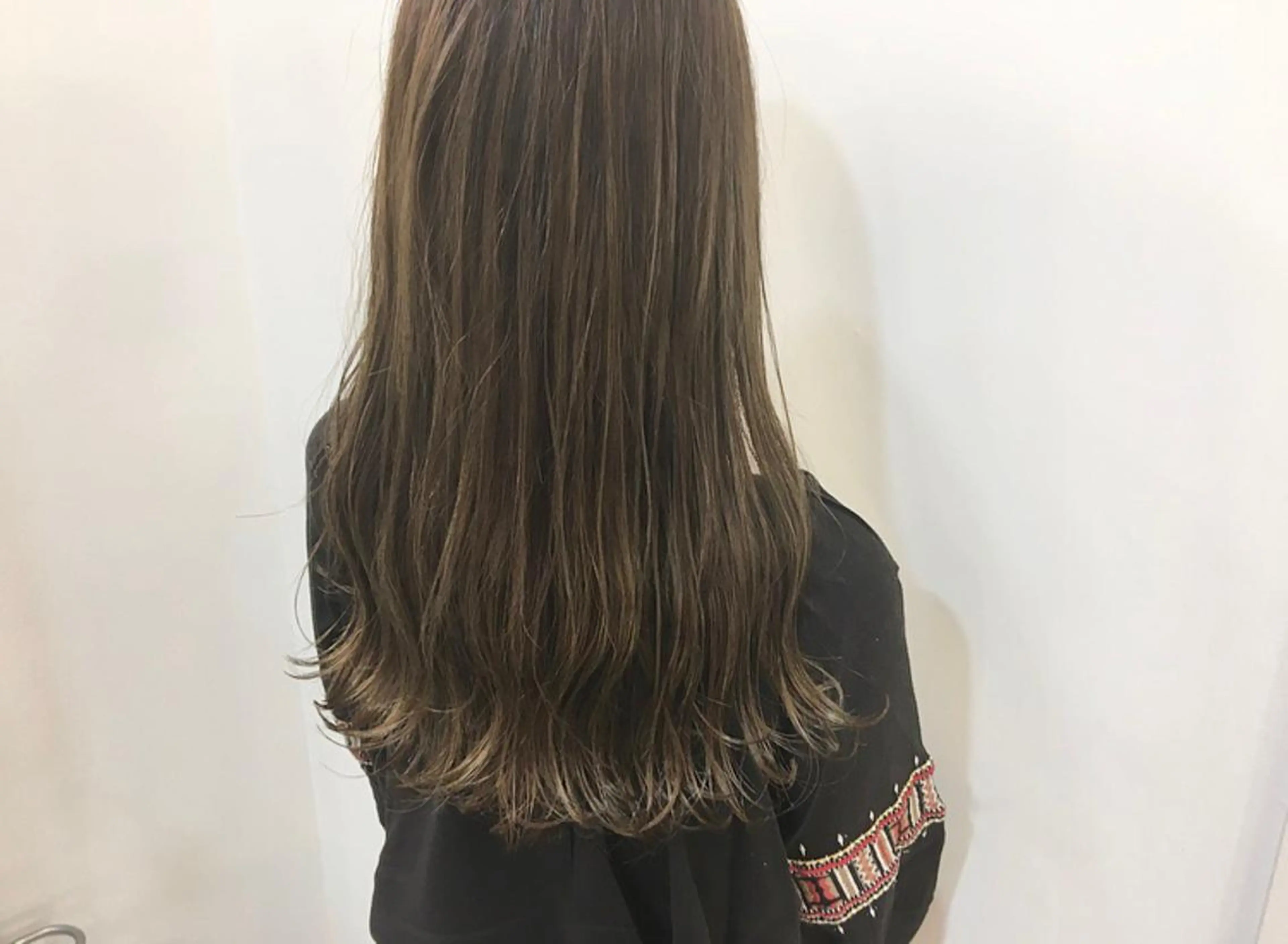 セミロング カラー ベージュカラー ブラウンカラー 透明感カラー ハイライトカラー ハイライト カット ヘアカラー トリートメント 鈴木 翔梧のヘアスタイル