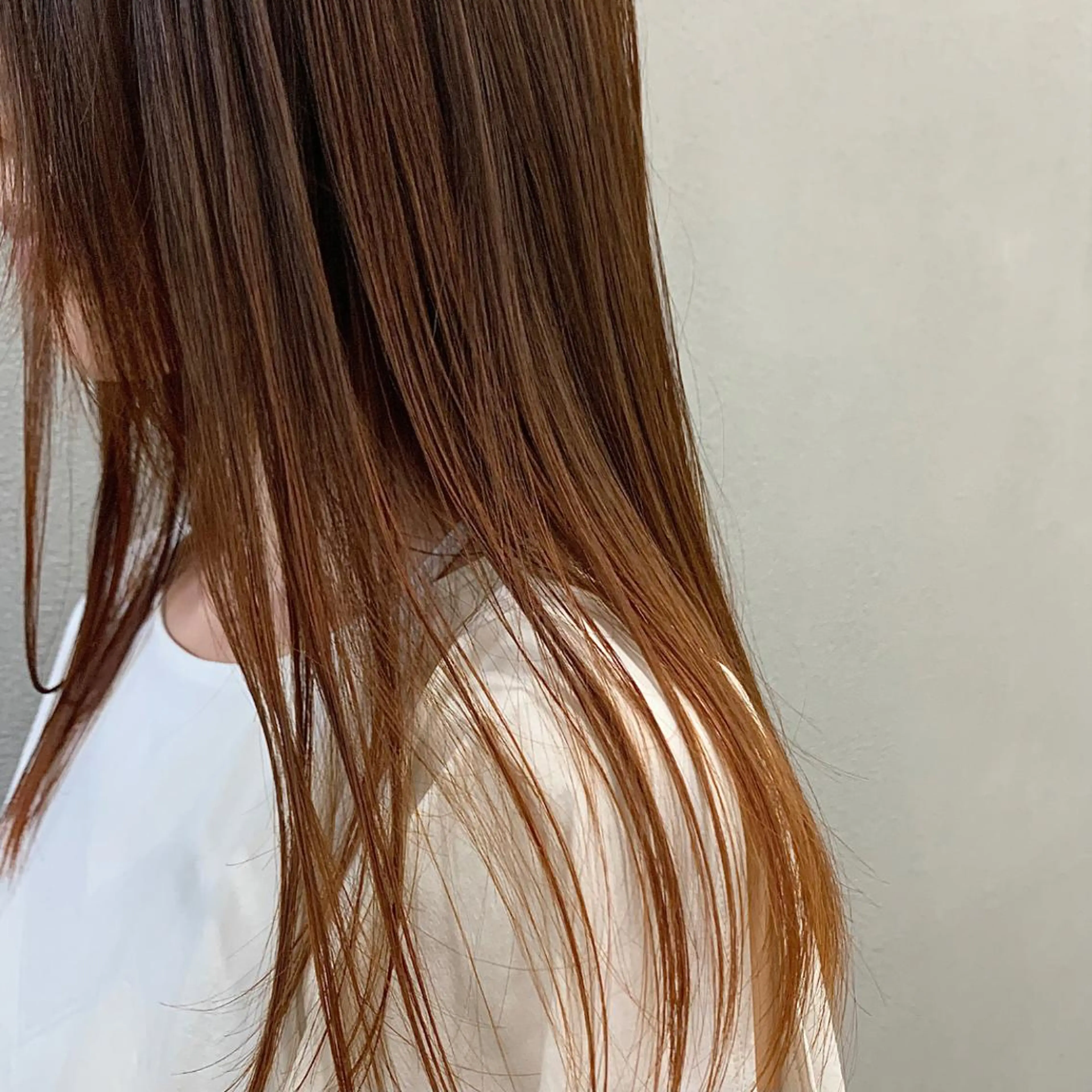 セミロング カラー ブリーチ オレンジ お顔まわりカット🌱 emo.村松泉綺のヘアスタイル