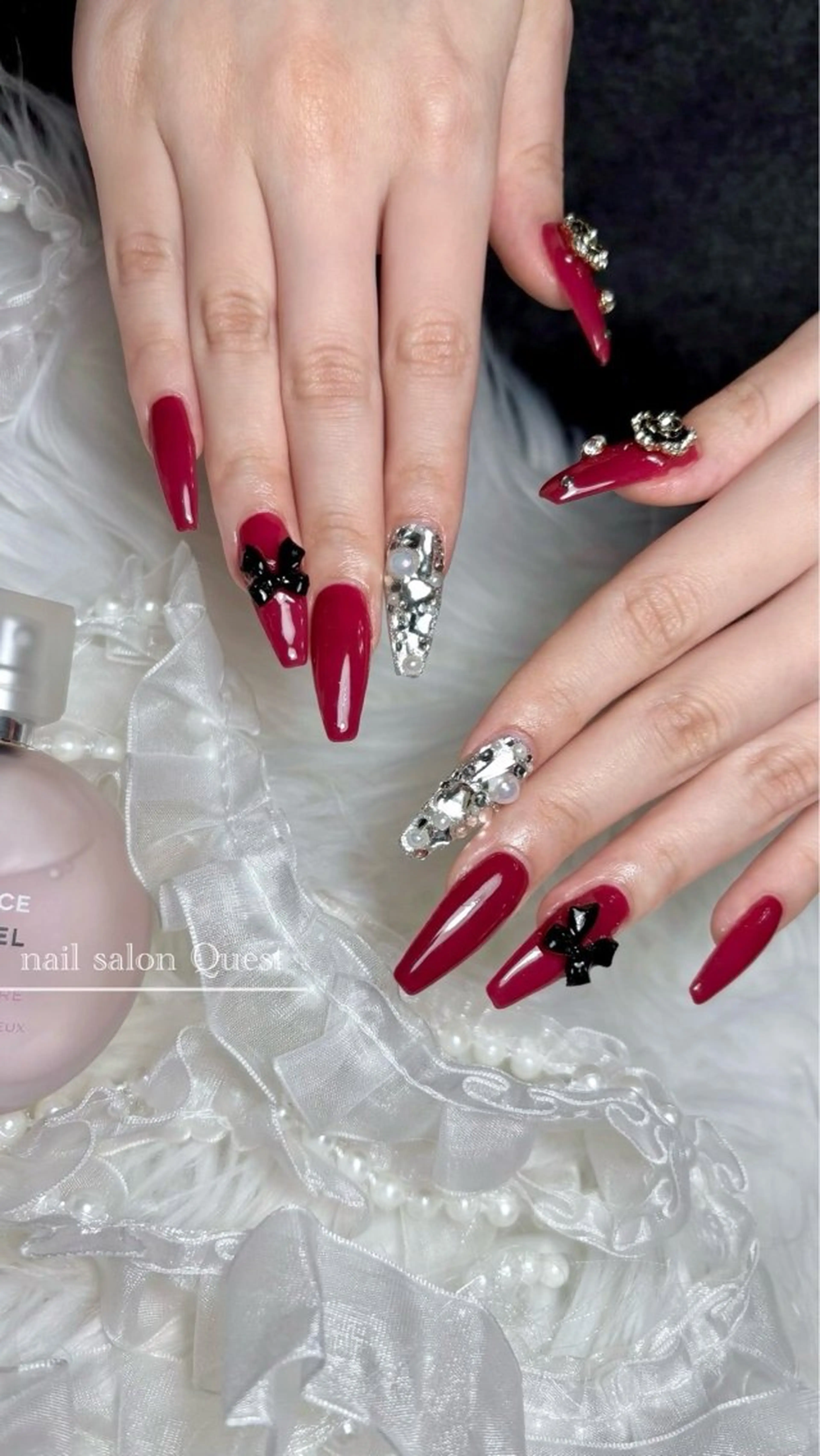 ネイル キラキラネイル 赤色 リボン nailsalon Questのネイルデザイン