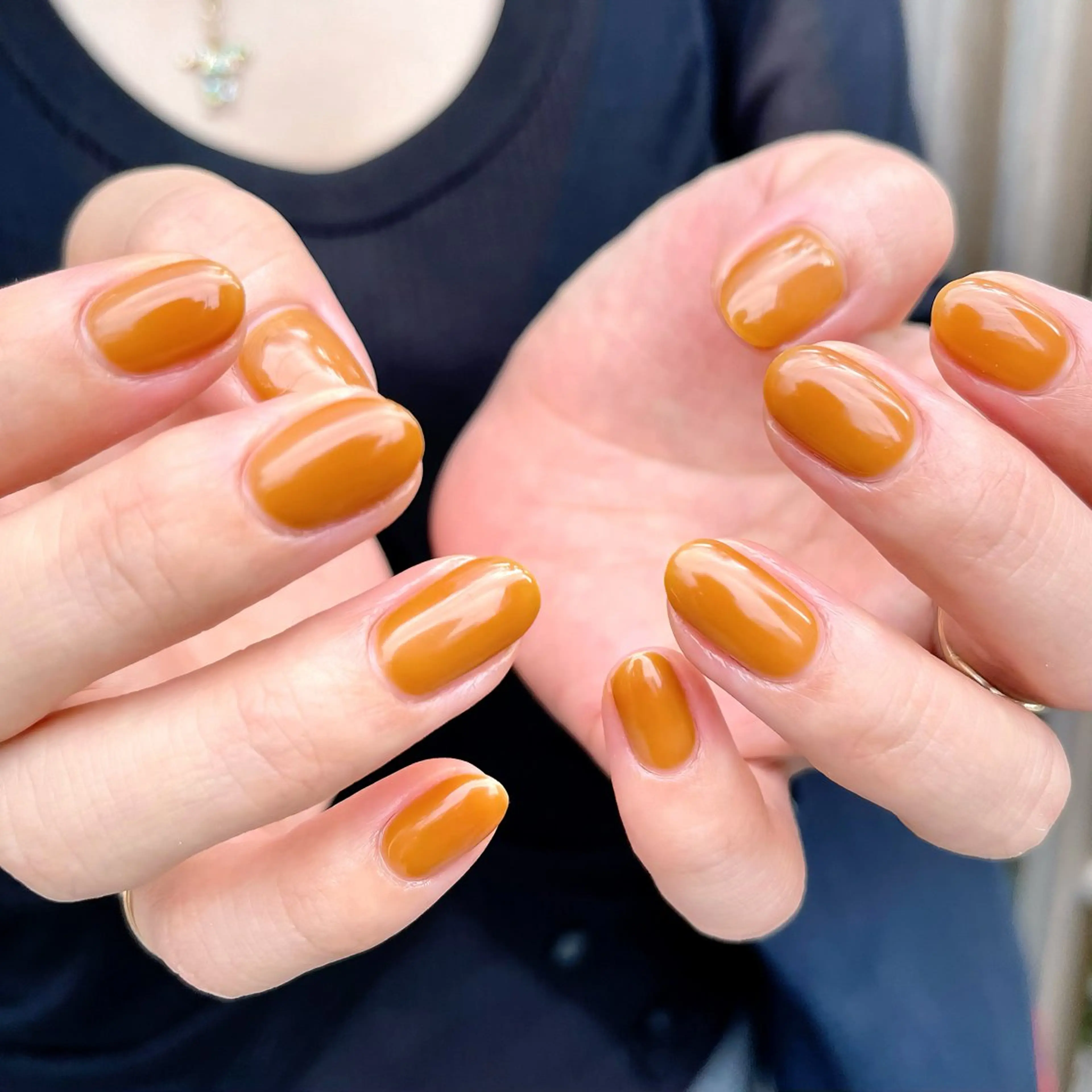 ネイル ハロウィン ワンカラーネイル オレンジ ハンドネイル ハンドケア 🎀NAIL🎀 AI🪄︎︎◝✩のネイルデザイン