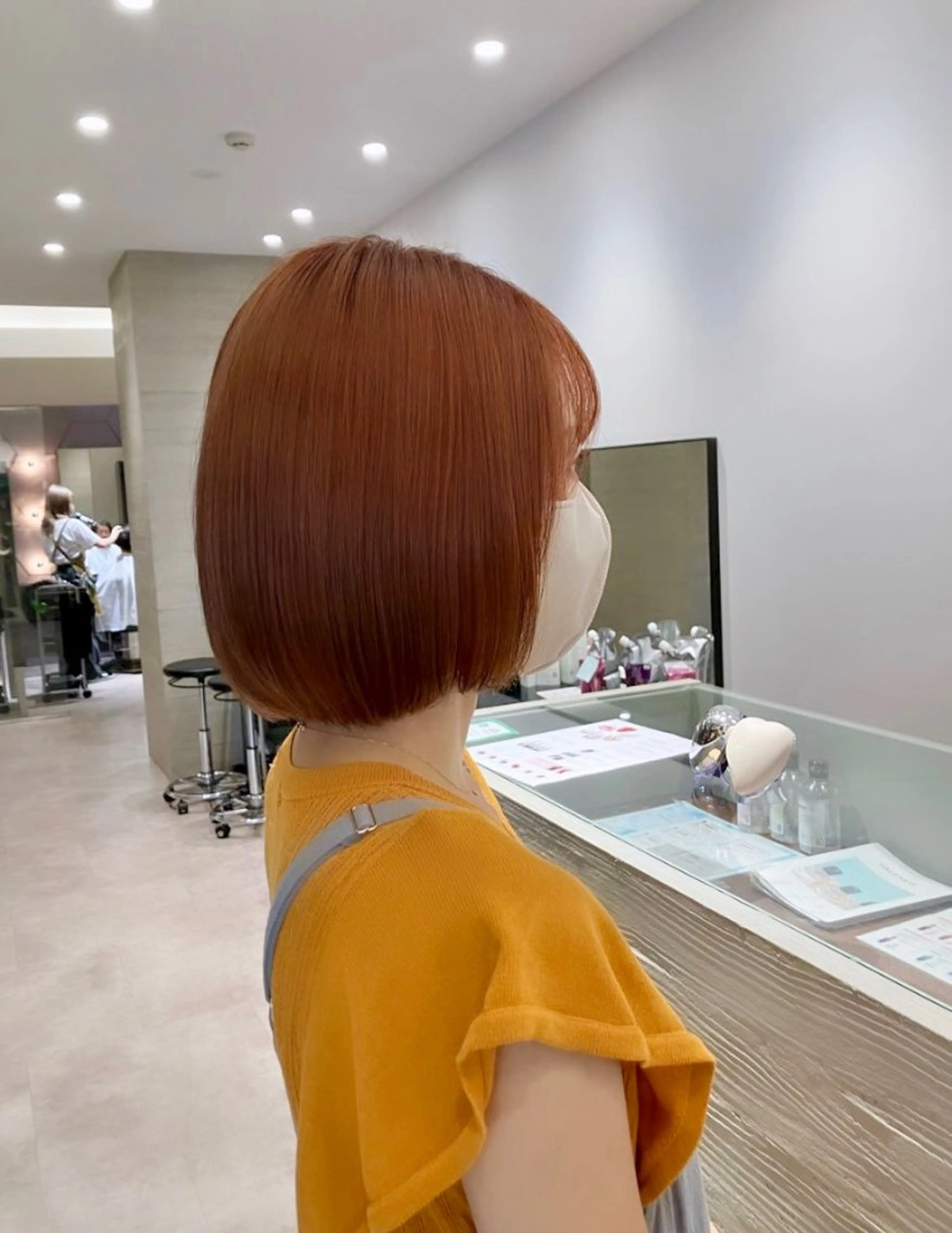 ショート カラー ブリーチ ケアブリーチ ハイトーンカラー オレンジ サキ🤍ハイトーン 🩰くびれ巻きヘアのヘアスタイル